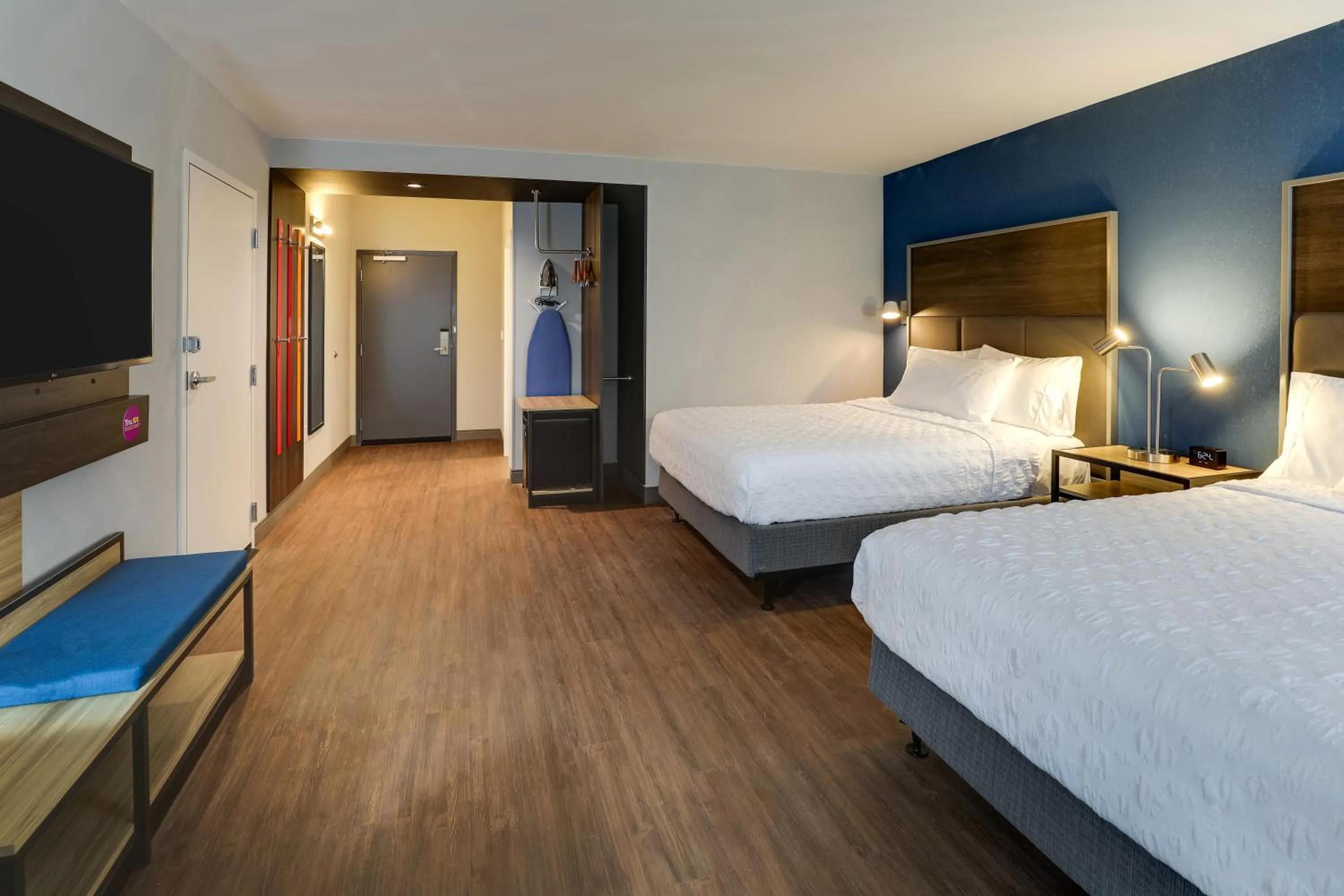 Bedroom, Bed in Tru By Hilton Leland Wilmington