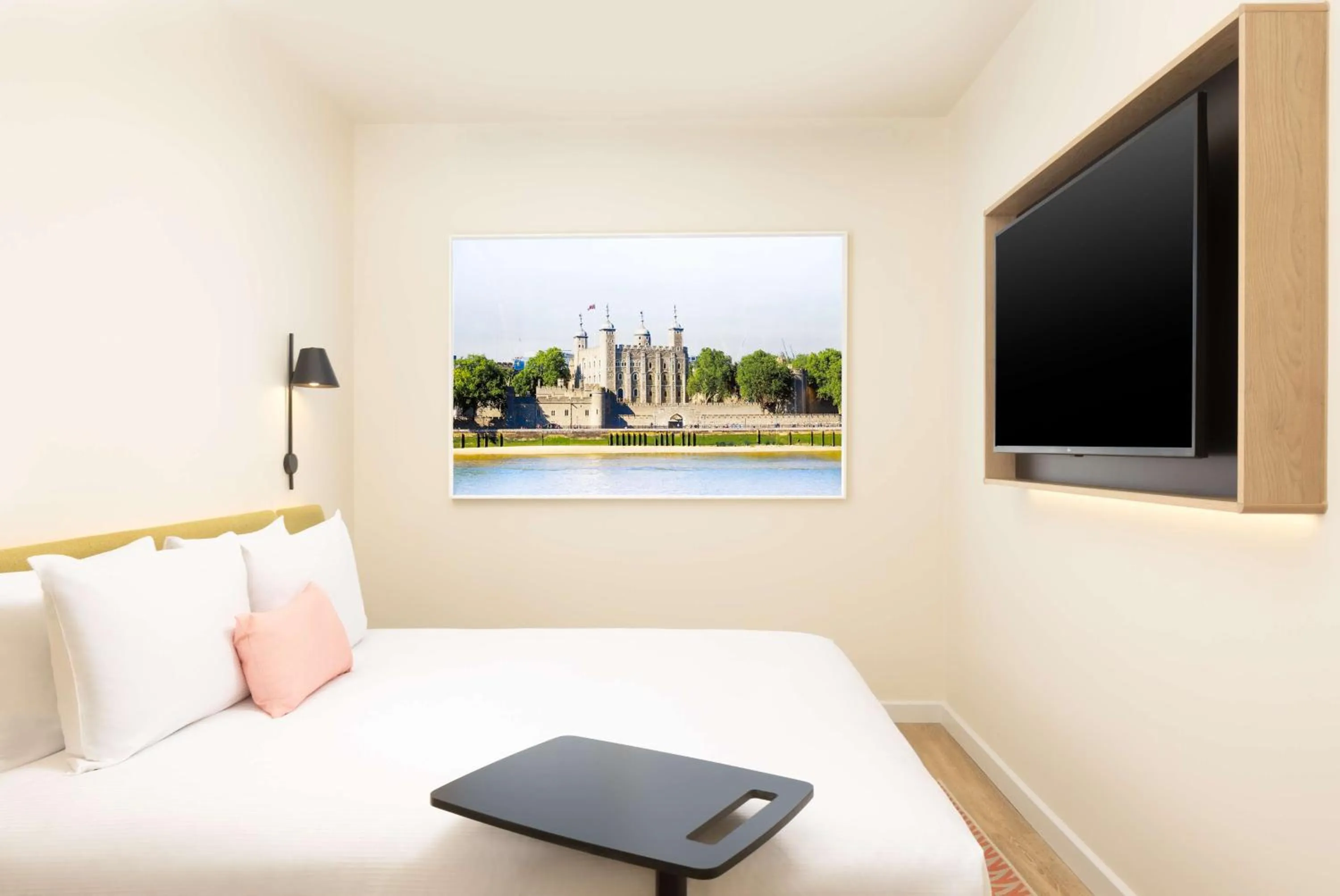 Bed in Hampton By Hilton London Old Street