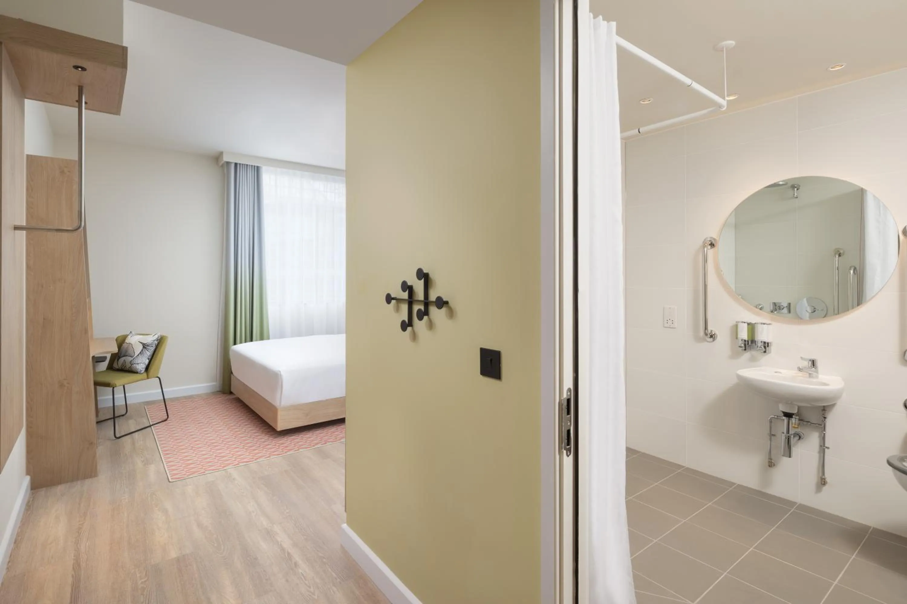 acessibility, Bed in Hampton By Hilton London Old Street