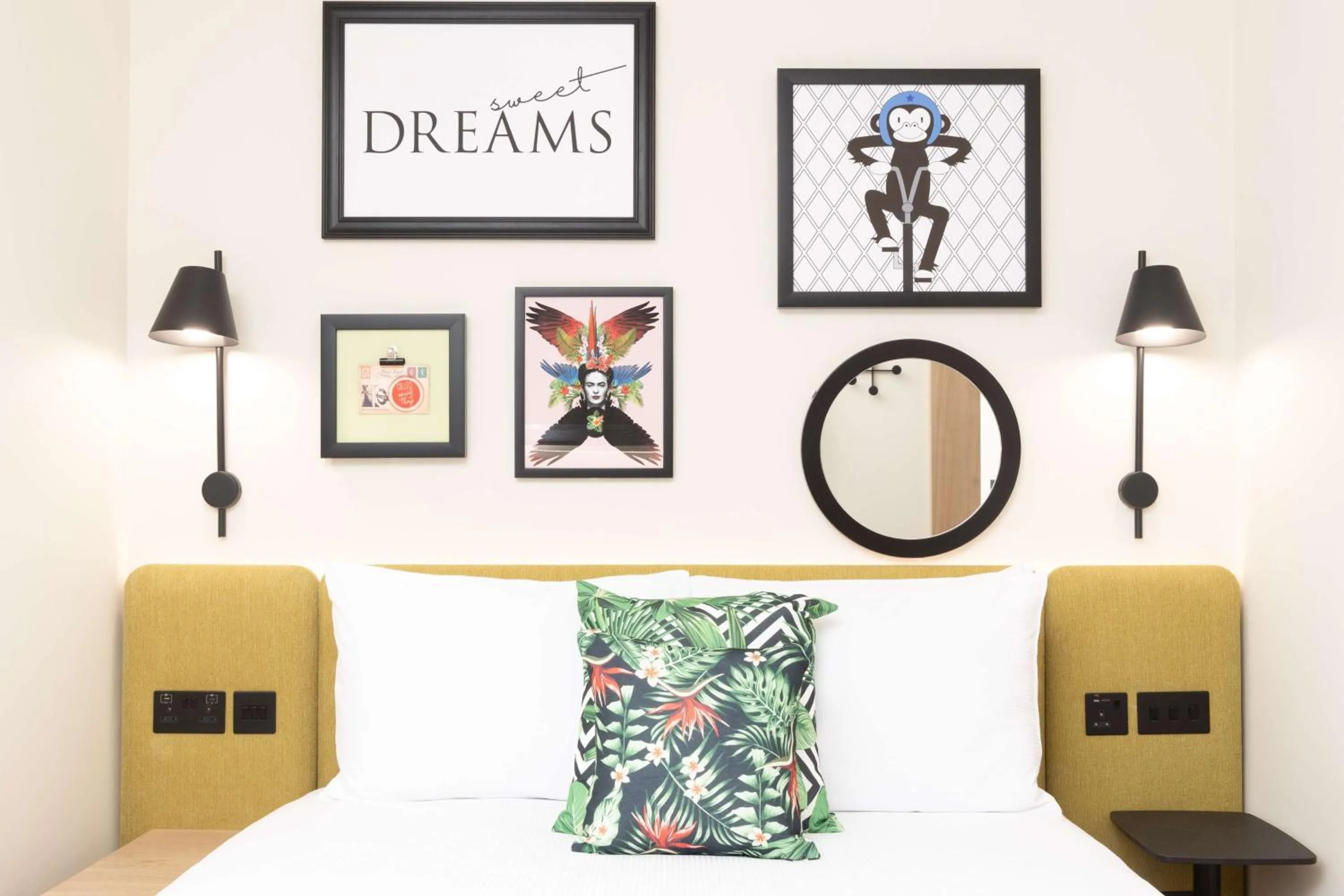 Bed in Hampton By Hilton London Old Street