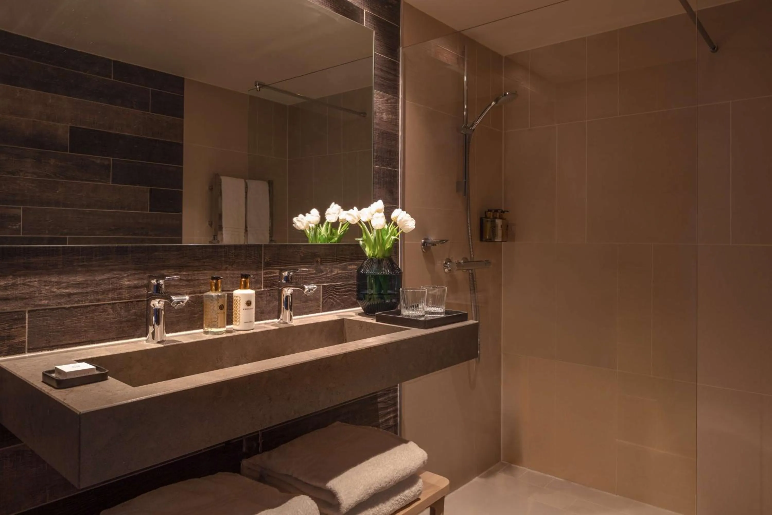 Bathroom in Anantara Grand Hotel Krasnapolsky Amsterdam