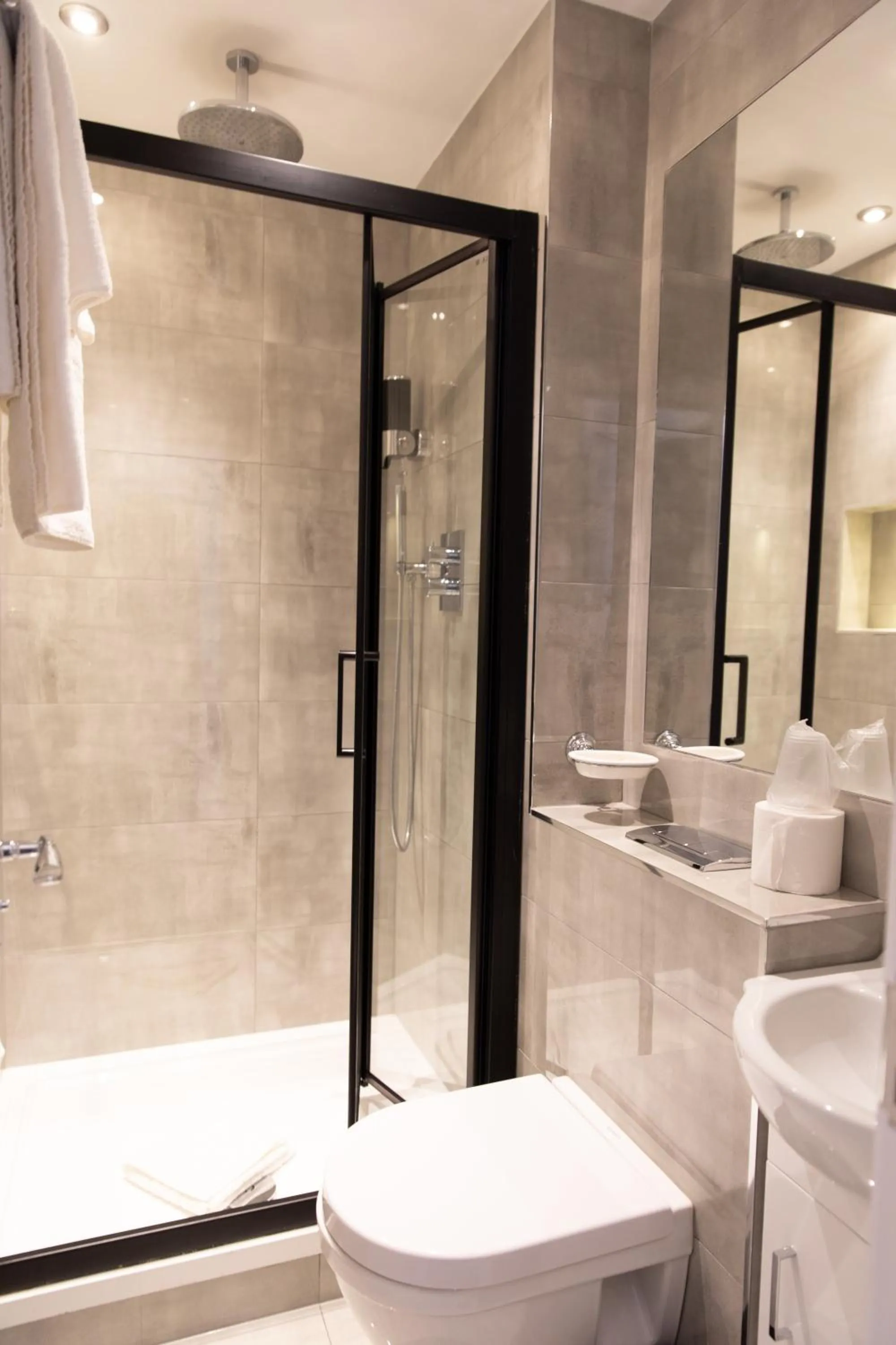 Shower in Reem Hotel