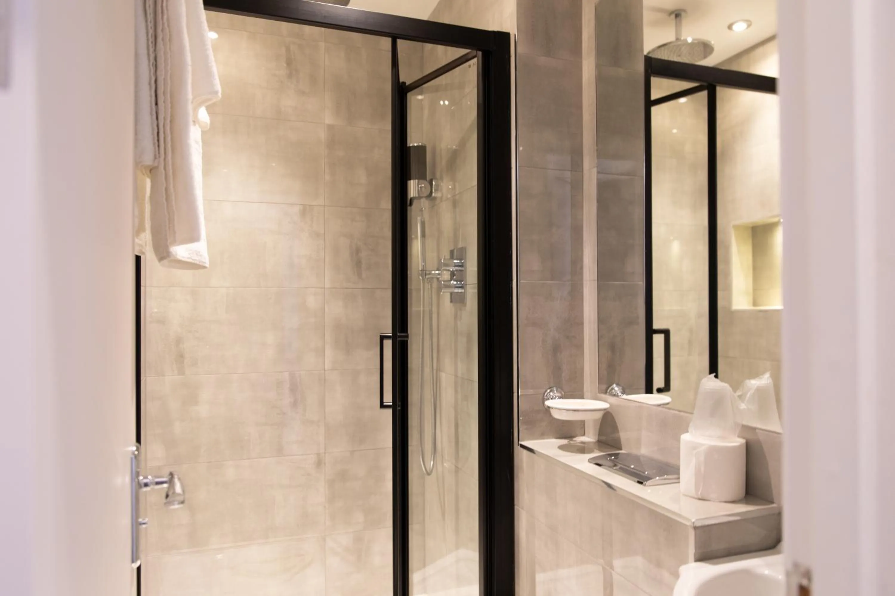 Shower in Reem Hotel