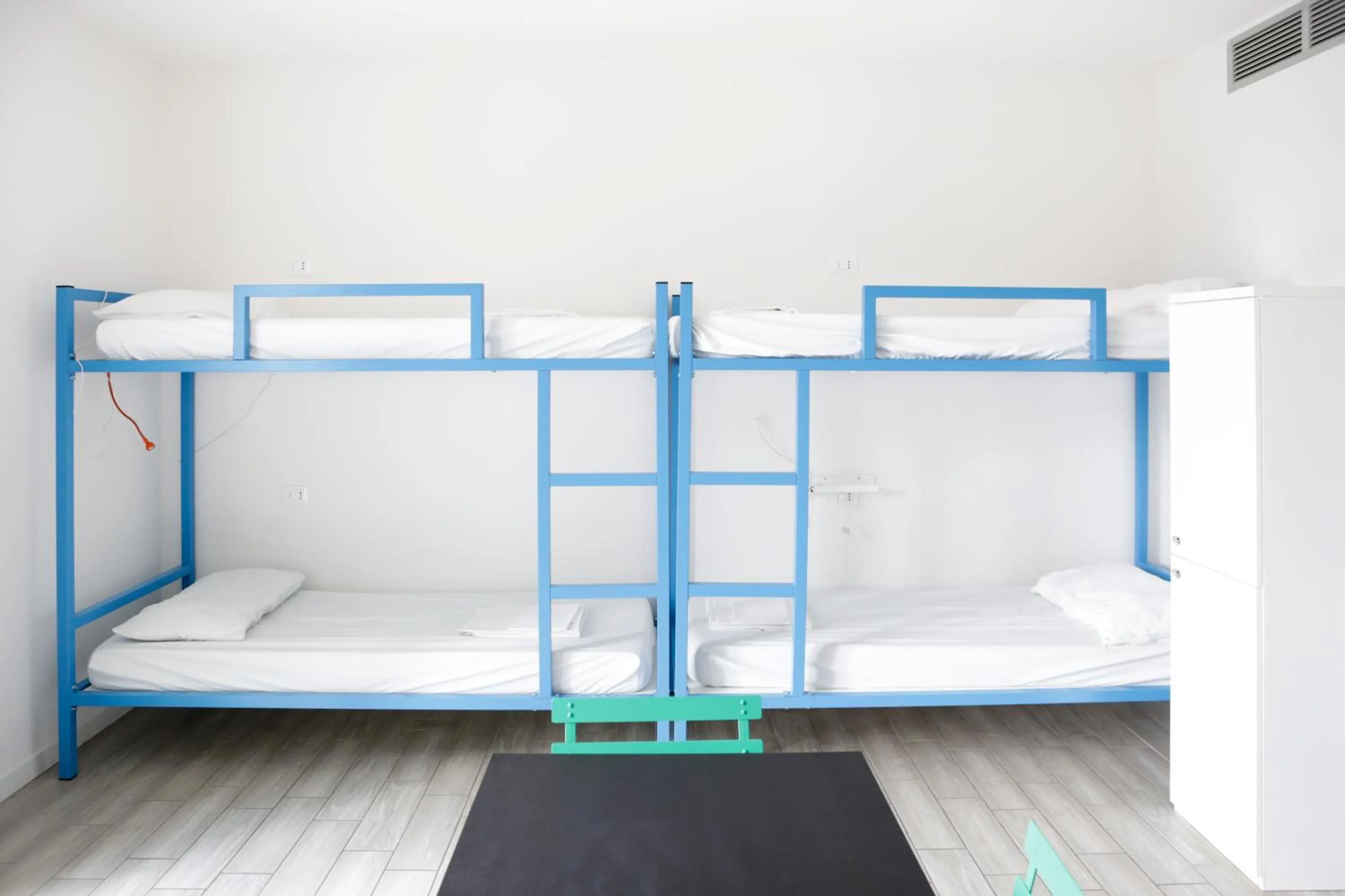 Photo of the whole room in Ostello Meet Gardalake Hostel