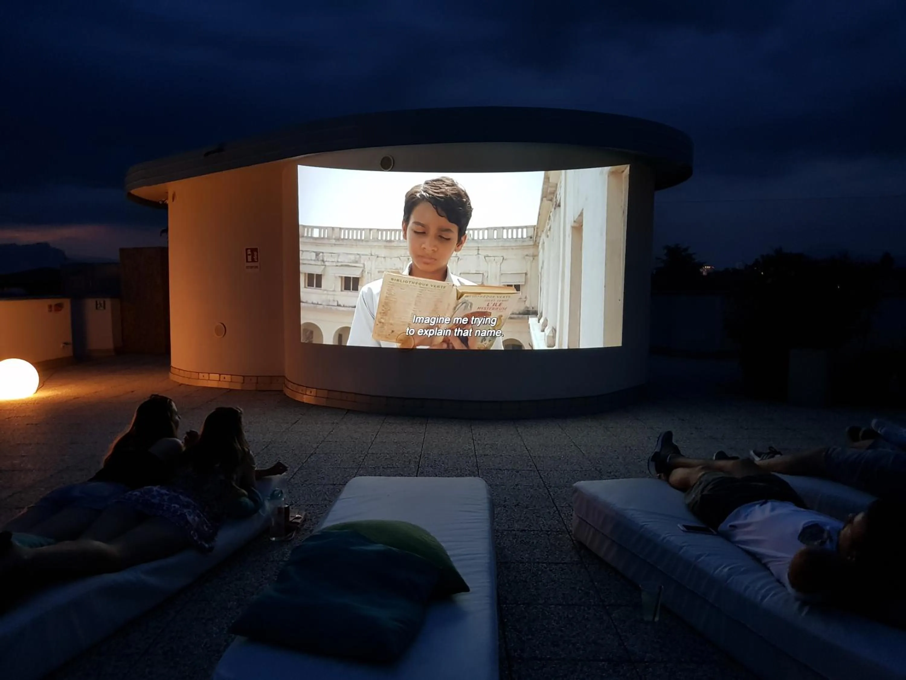 Communal lounge/ TV room in Ostello Meet Gardalake Hostel