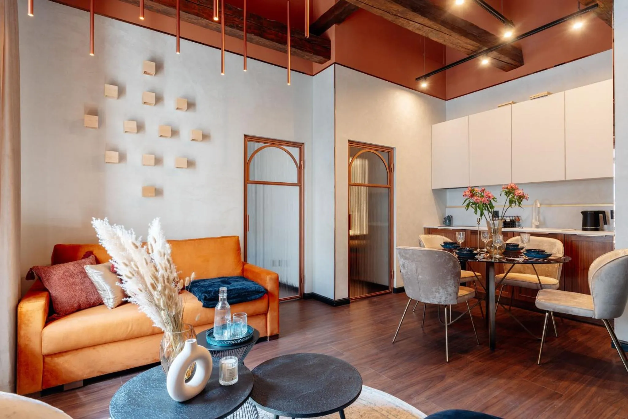 Dining area in Cu Residence - LoftAffair Spa Collection