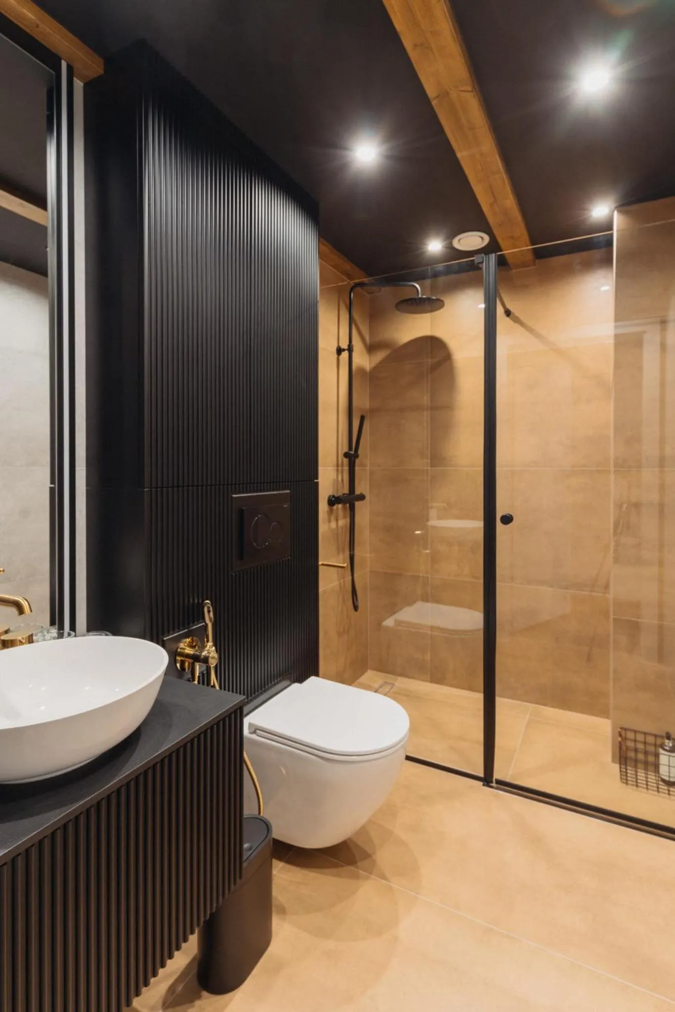 Shower in Cu Residence - LoftAffair Spa Collection