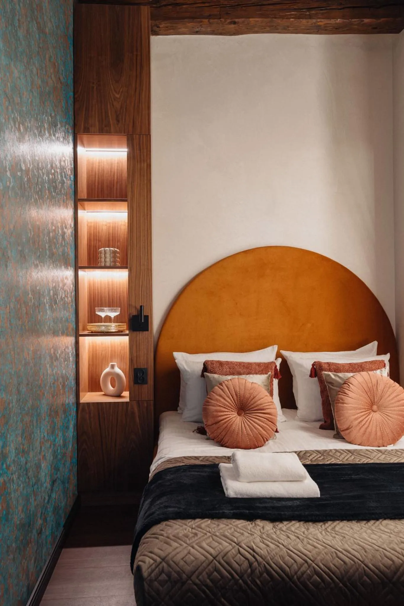 Bed in Cu Residence - LoftAffair Spa Collection