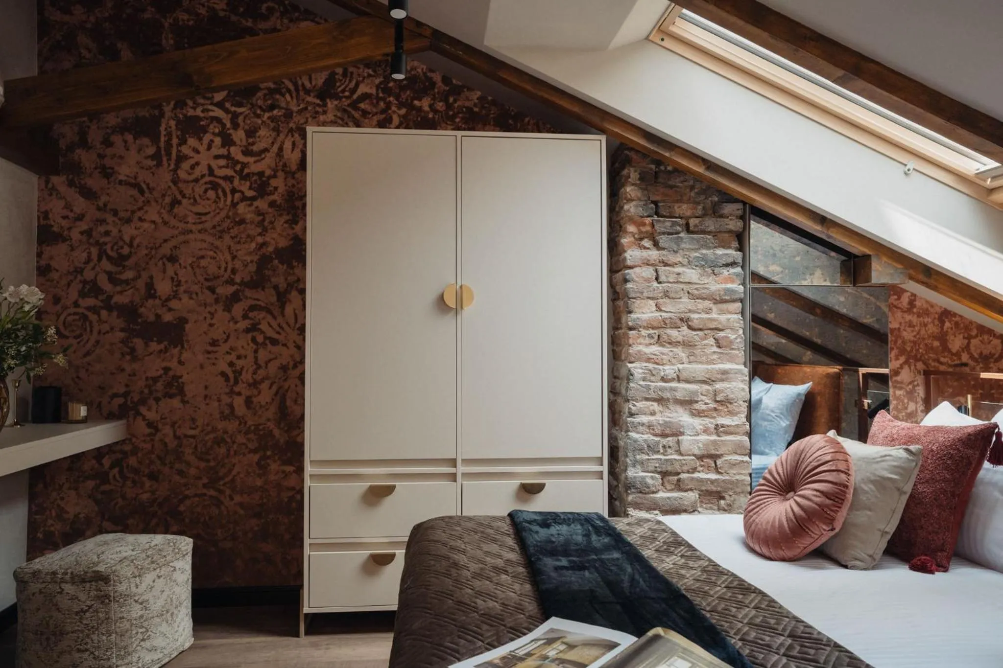 Bed in Cu Residence - LoftAffair Spa Collection