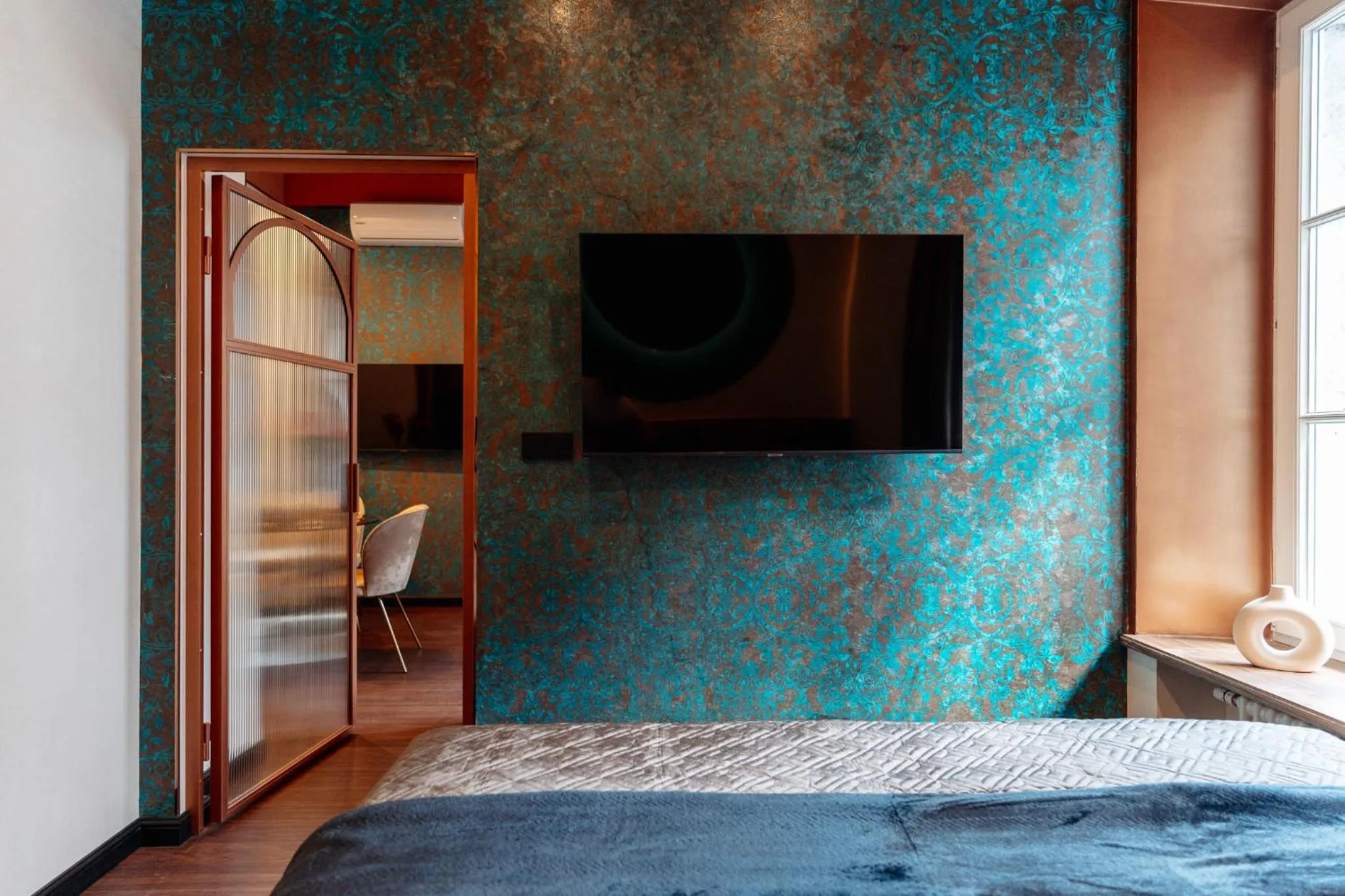 TV and multimedia, Bed in Cu Residence - LoftAffair Spa Collection