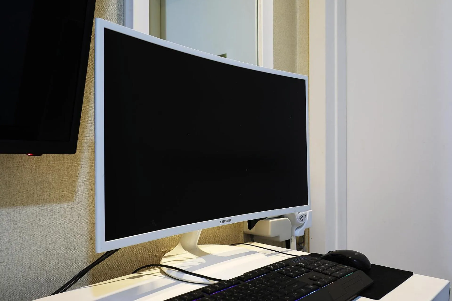 TV and multimedia in Carlton Hotel