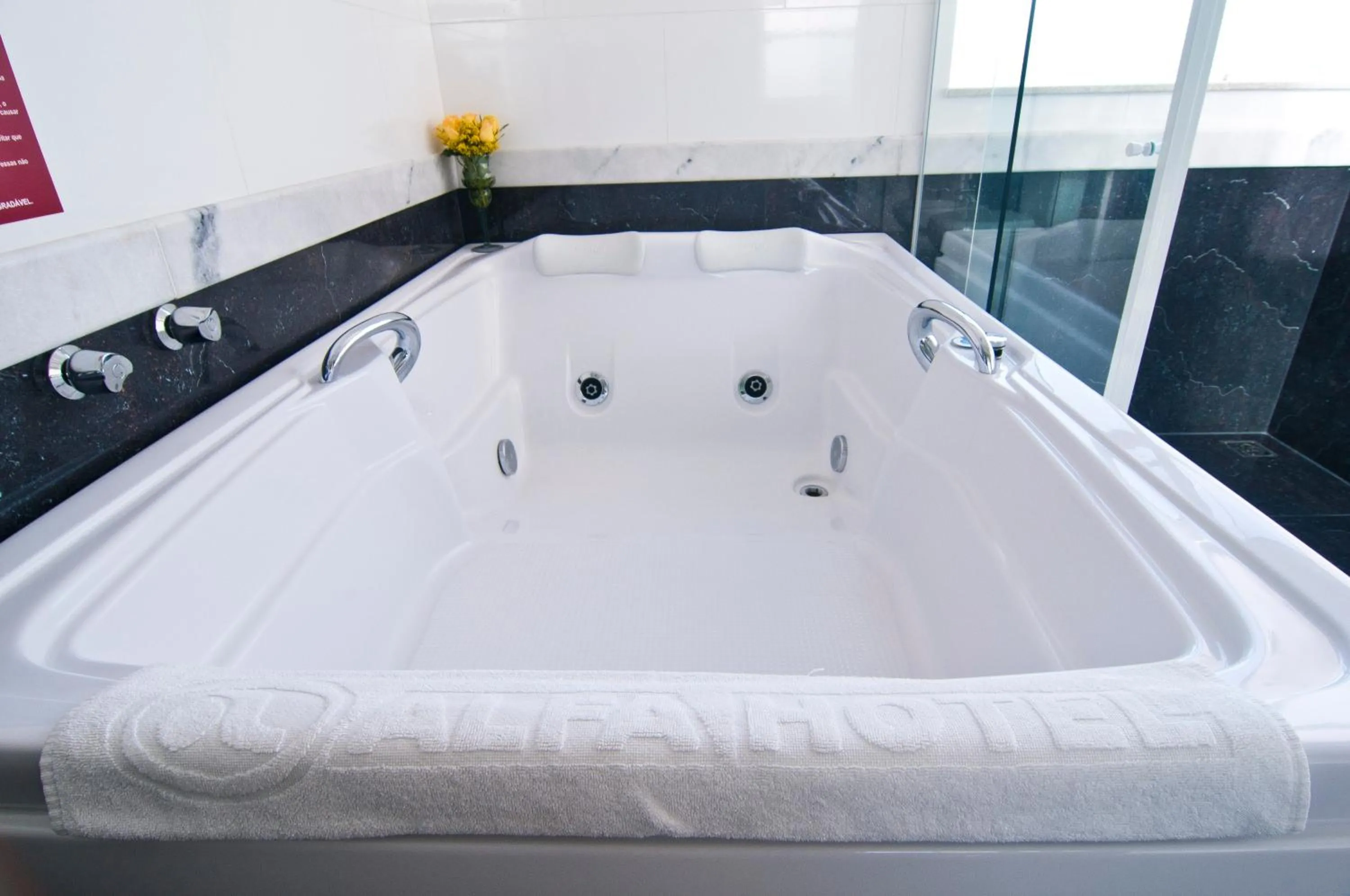 Hot Tub in Alfa Hotel