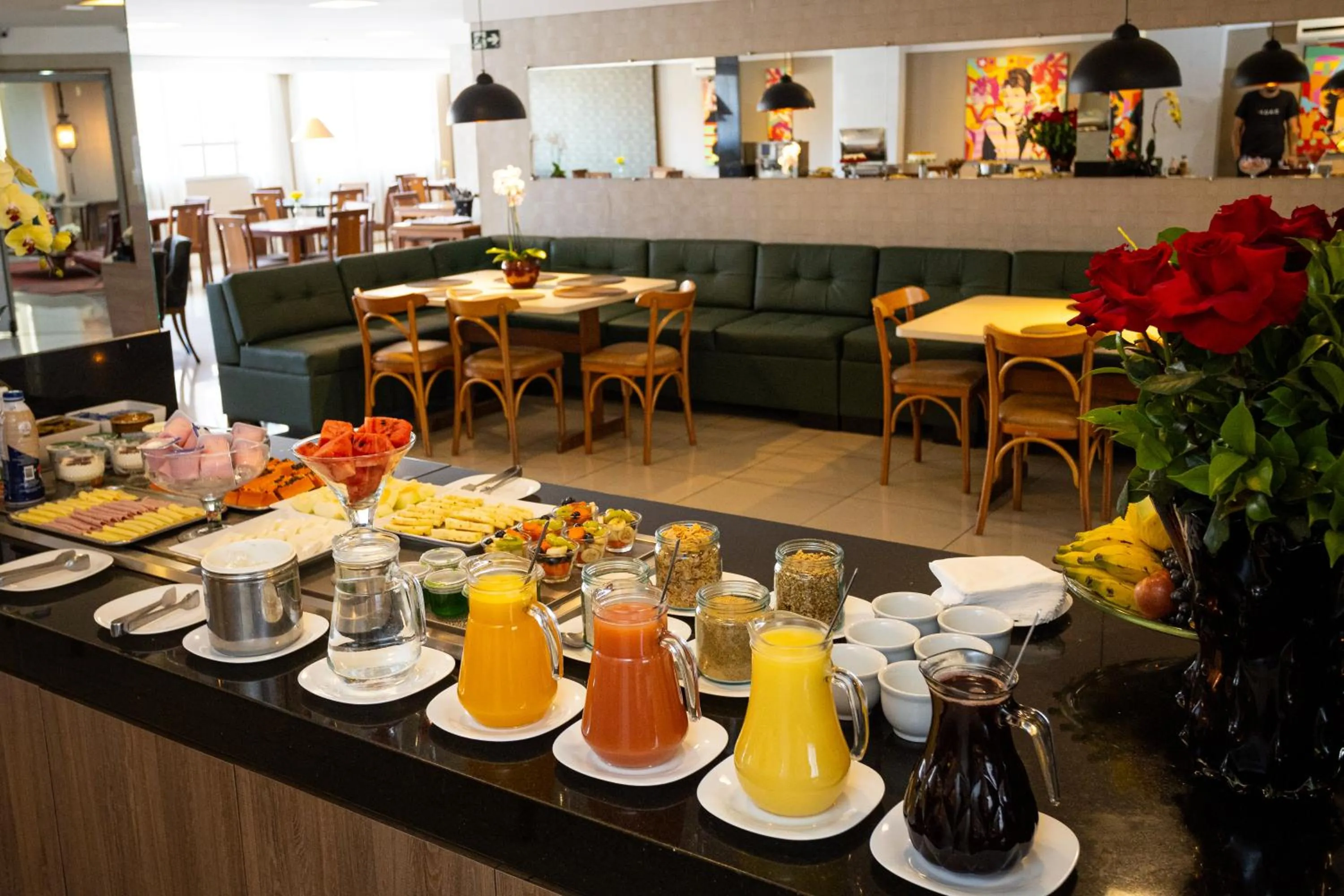 Restaurant/places to eat in Alfa Hotel