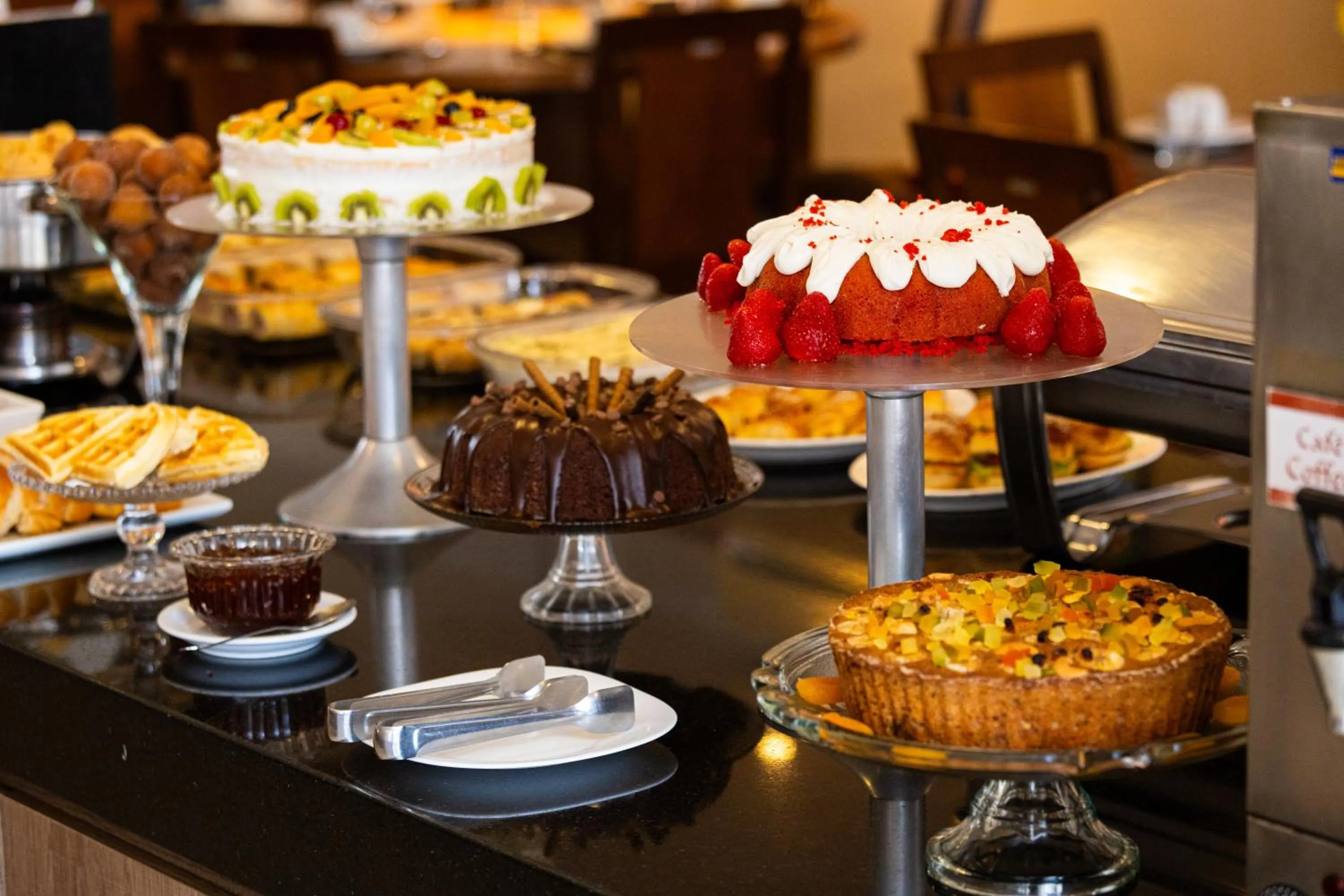 Food and drinks in Alfa Hotel