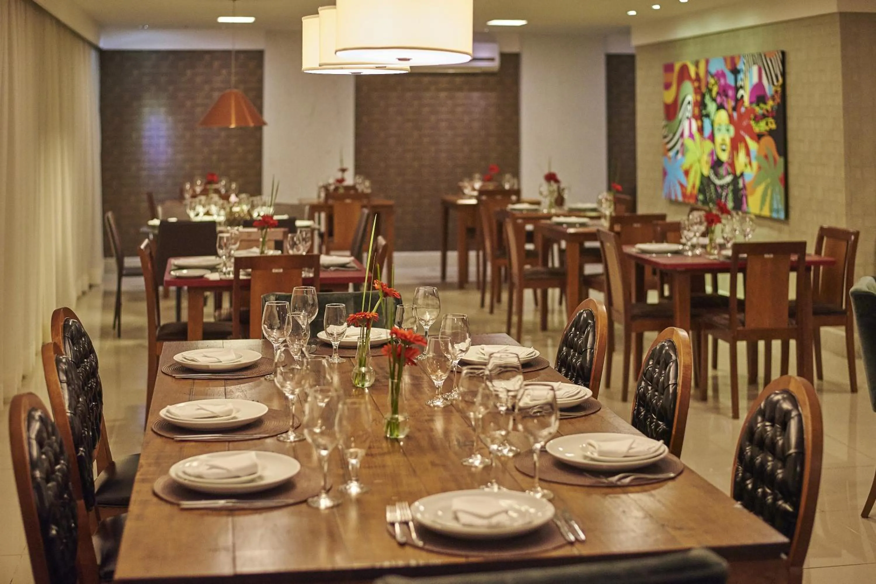 Restaurant/places to eat in Alfa Hotel