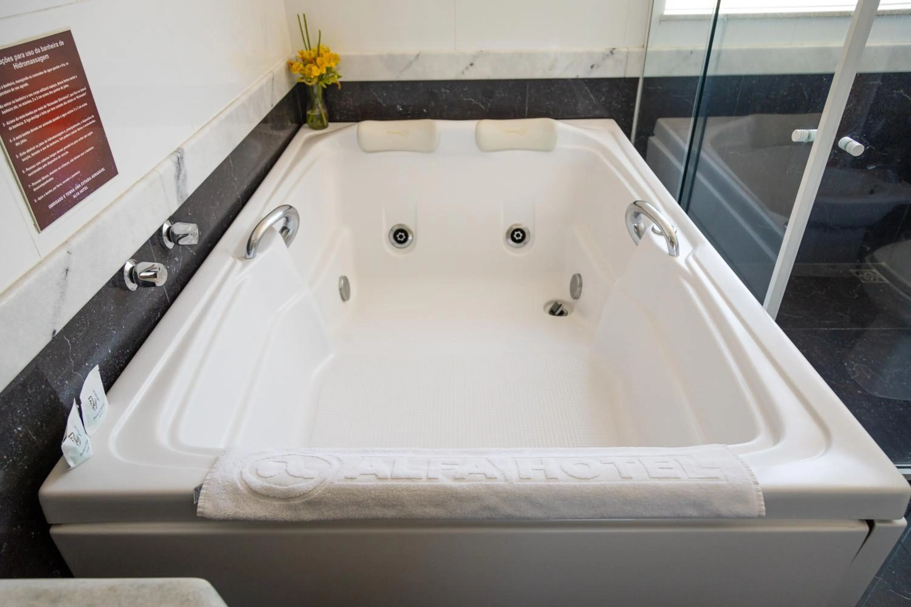 Hot Tub in Alfa Hotel