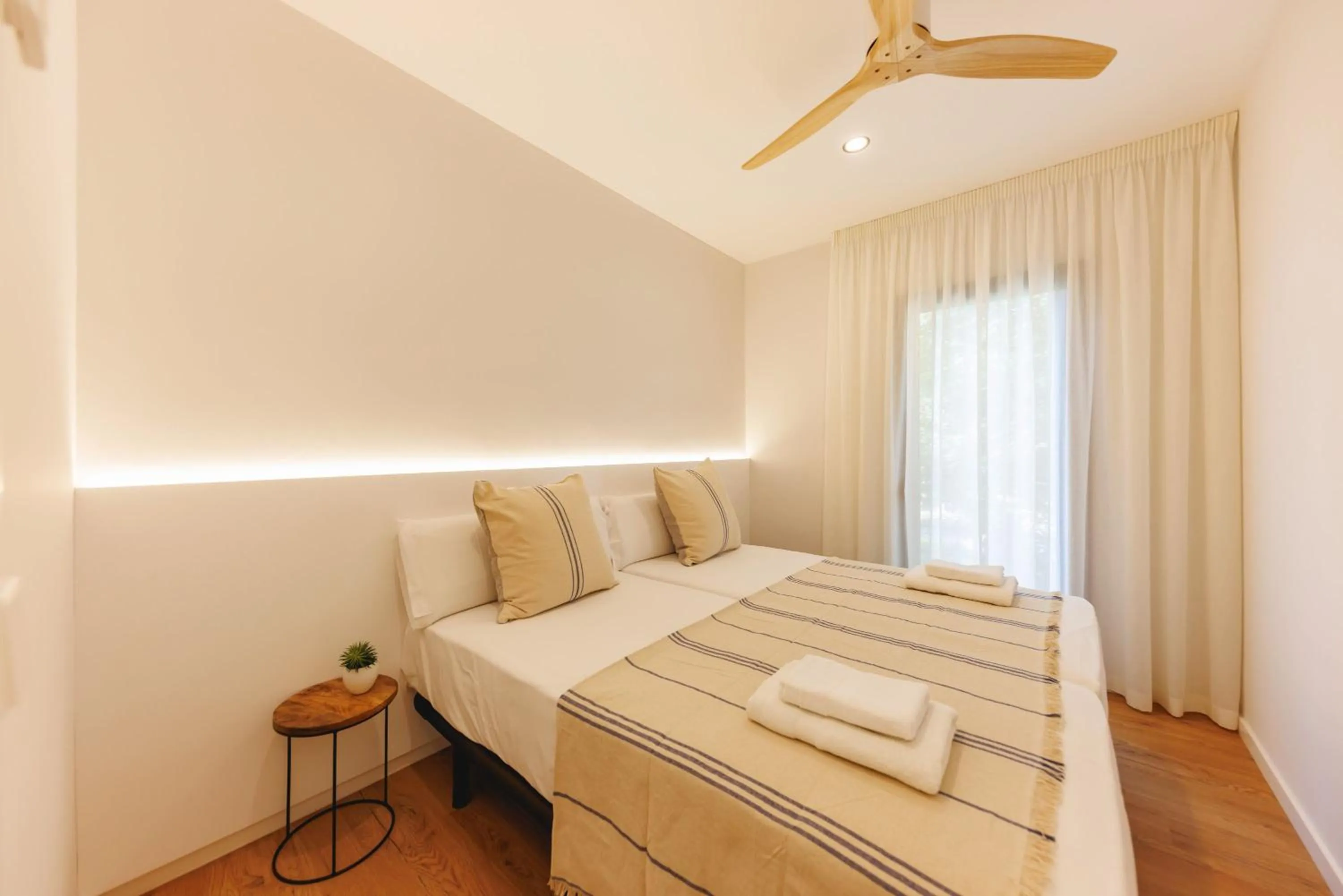 Bed in Bravissimo Devesa, 3 bedrooms and near the parc