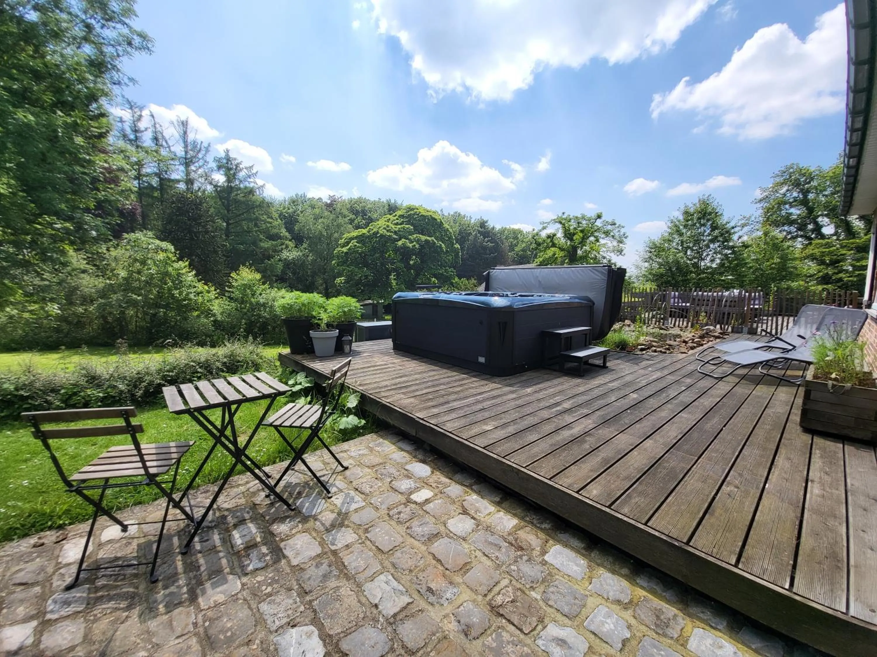 Hot Tub in B&B Le Bois de Champia