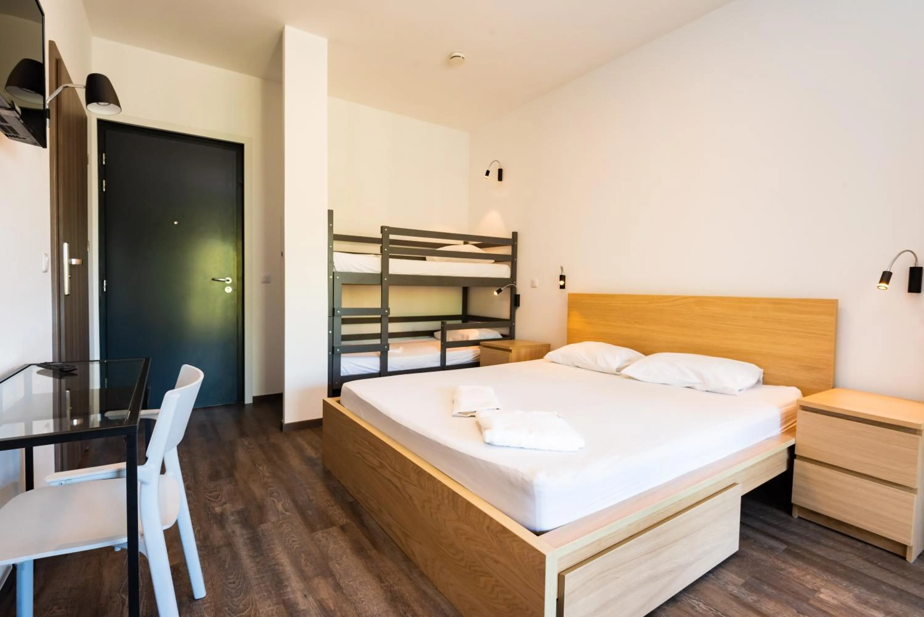 Bedroom, Bed in Le Village de la Pointe