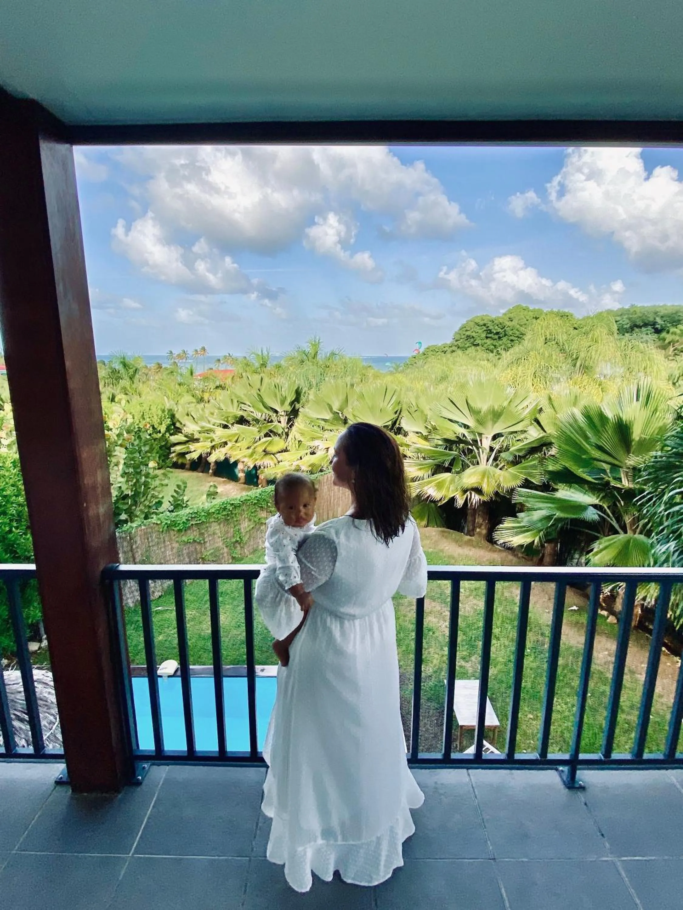 People in Le Village de la Pointe