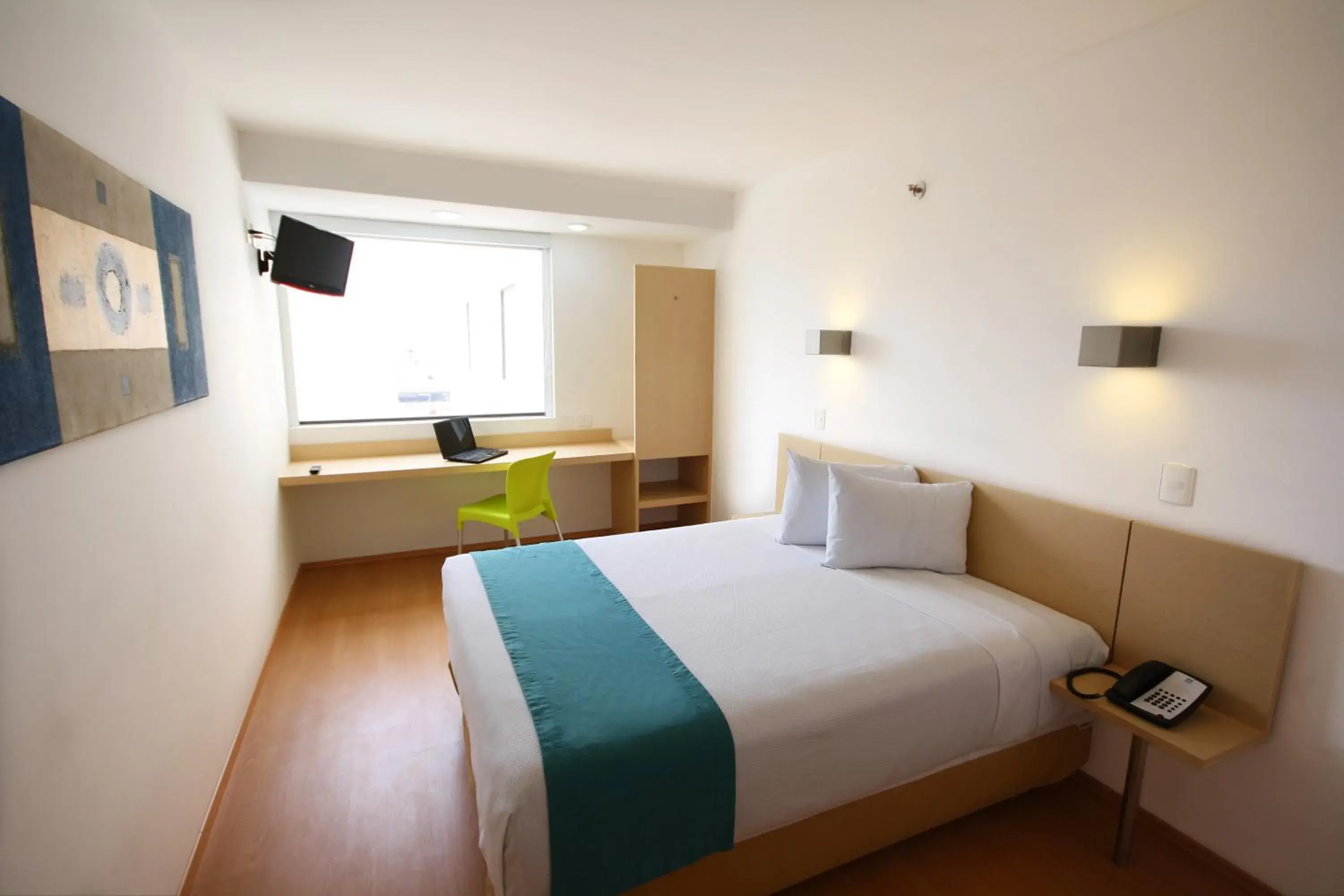 Superior Queen Room in One Guadalajara Centro Historico Superior Queen Room in One Guadalajara Centro Historico