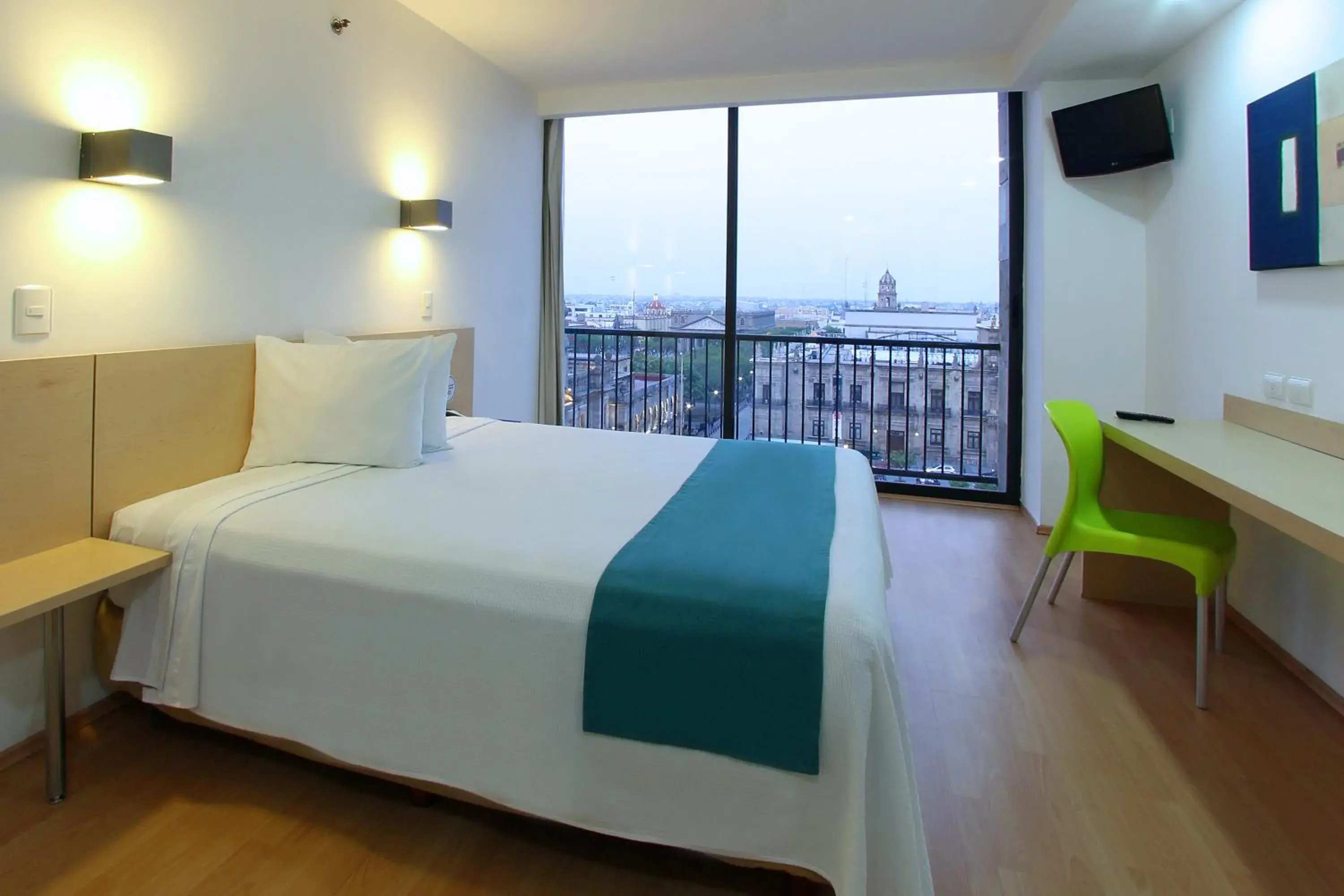 Superior Queen with Terrace in One Guadalajara Centro Historico Superior Queen with Terrace in One Guadalajara Centro Historico