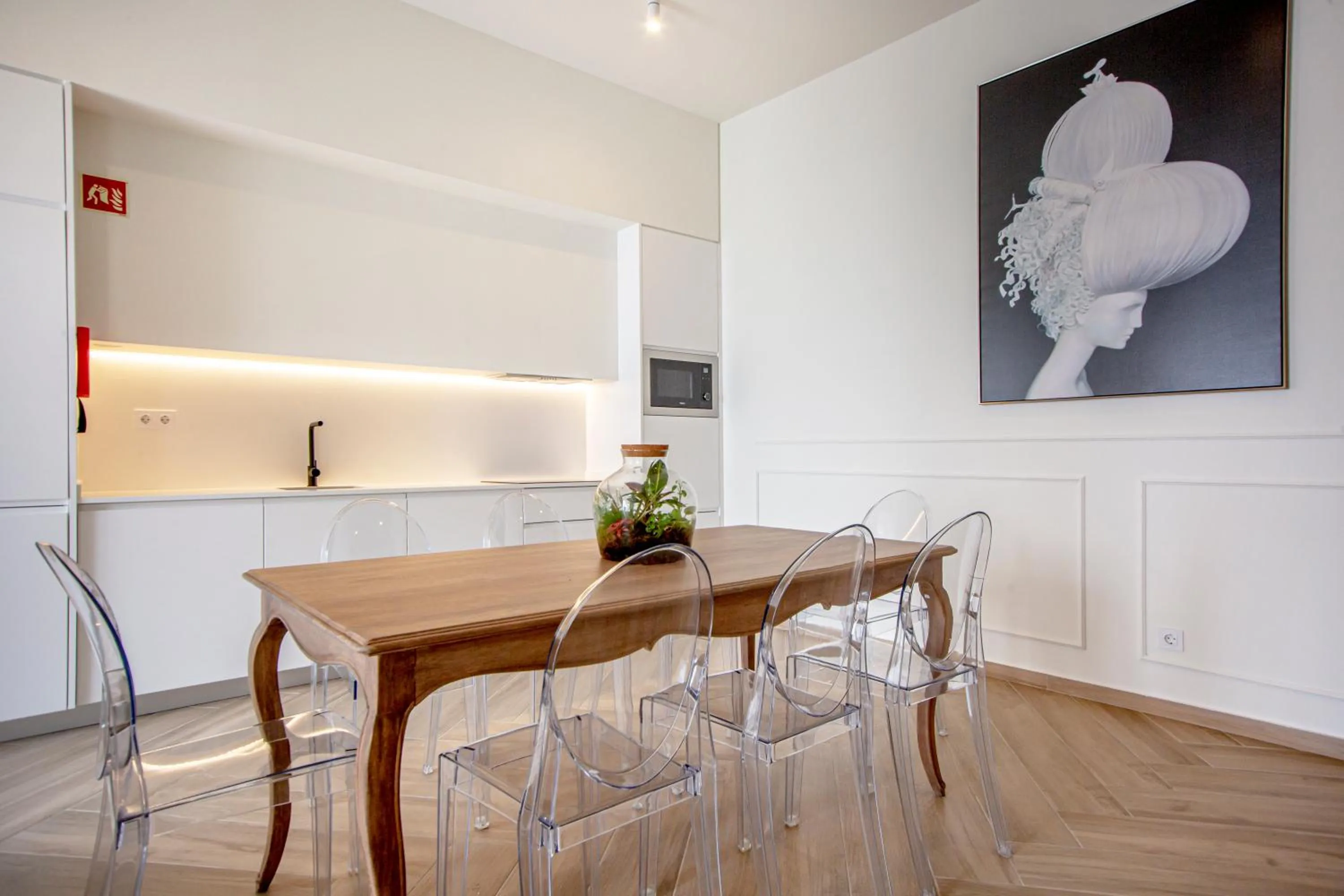 Kitchen or kitchenette in Guest House Jacarandá Faro