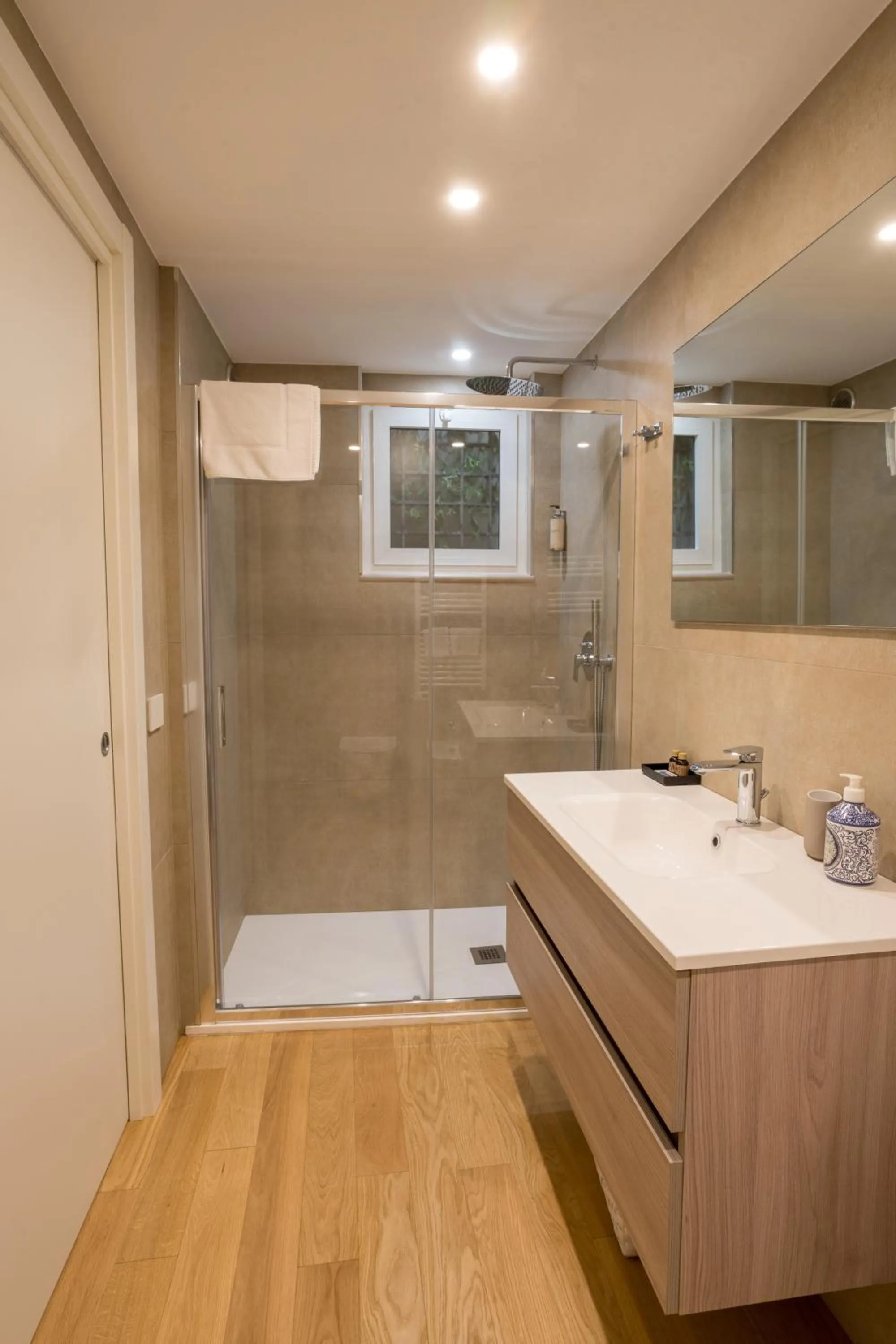 Shower in Corso Grand suites