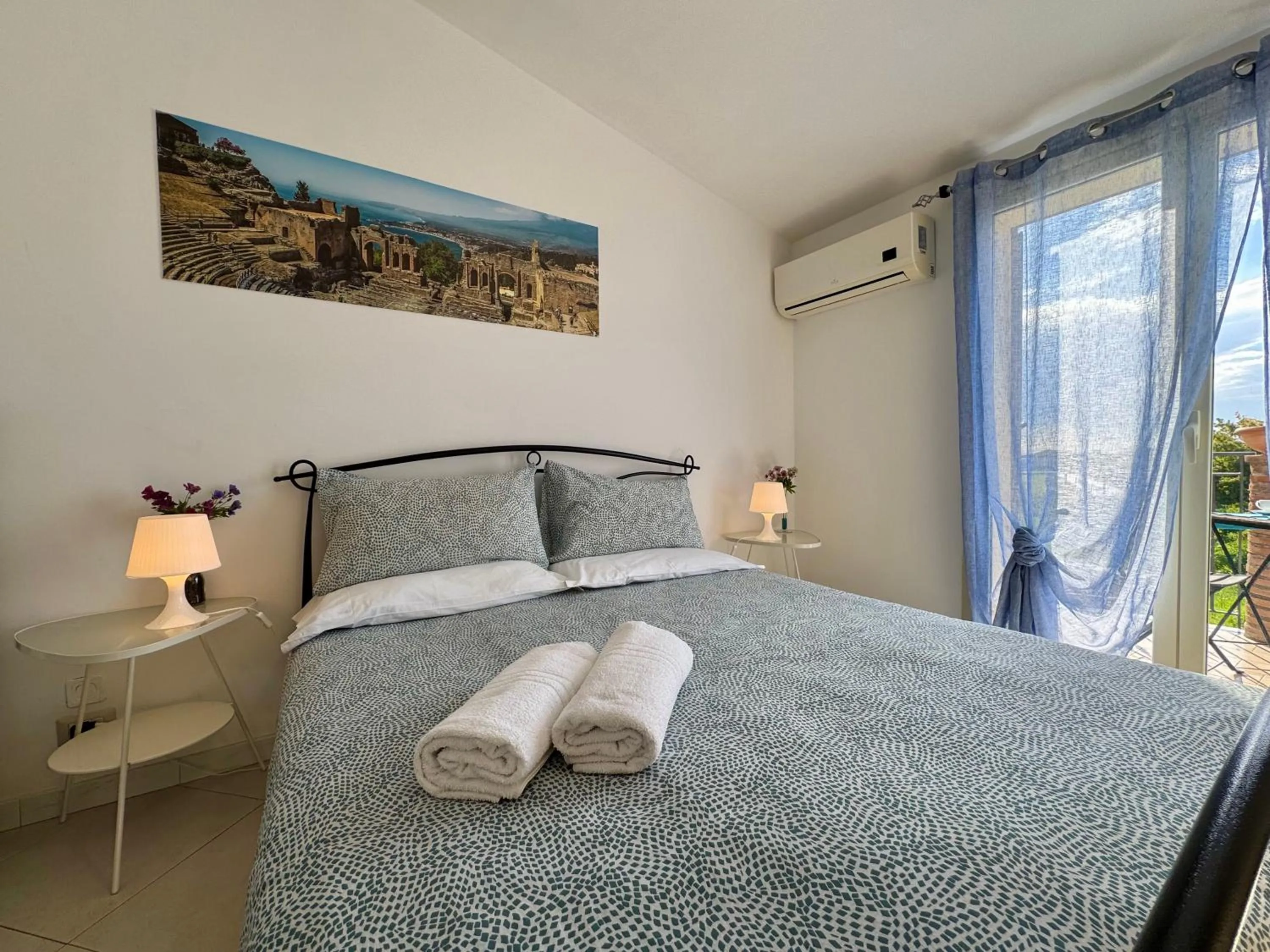 Bedroom, Bed in New Naxos Village