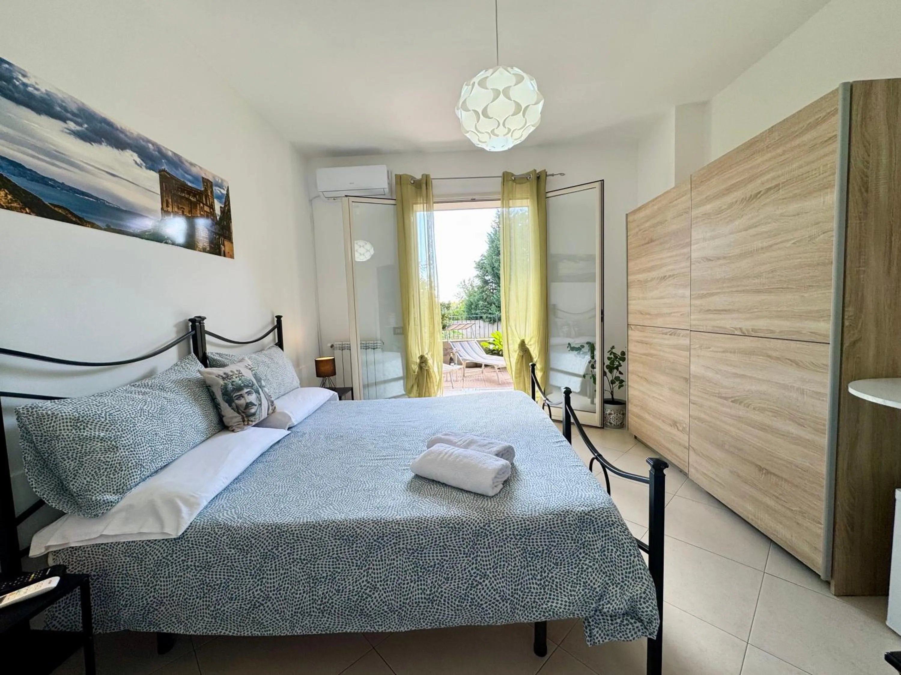 Bedroom, Bed in New Naxos Village