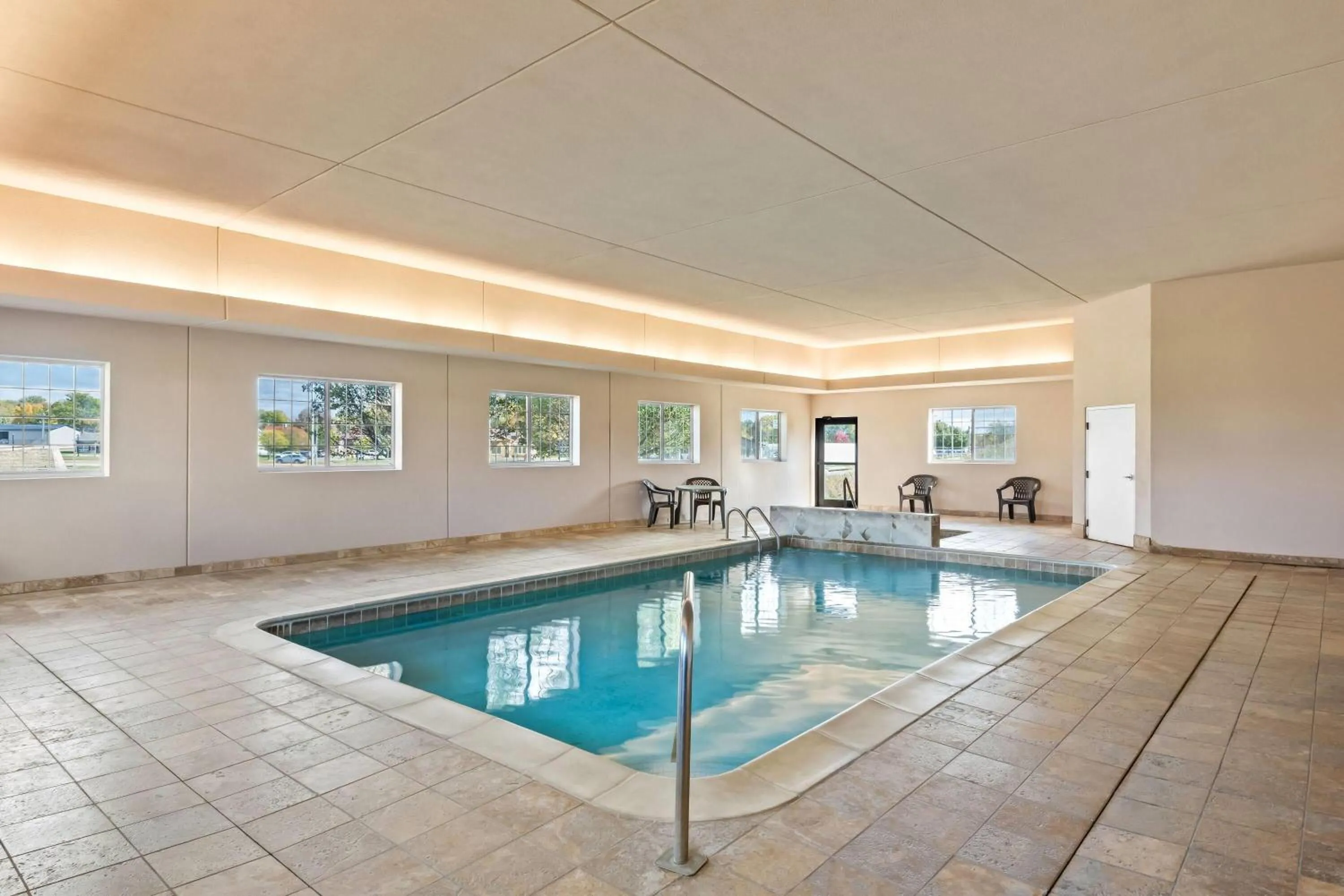Swimming pool in Days Inn by Wyndham Carroll