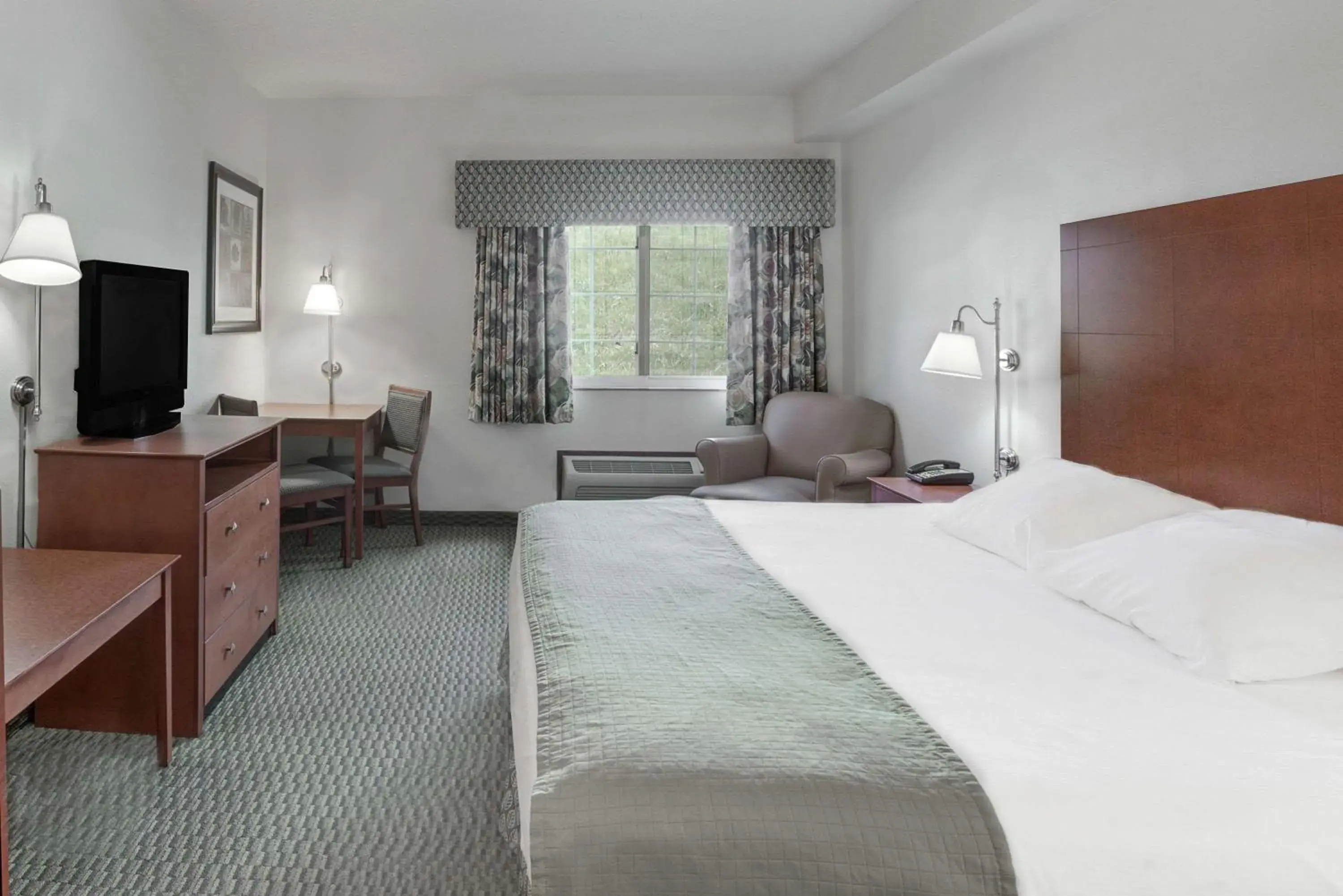 King Room - Disability Access - Non-Smoking in Days Inn by Wyndham Carroll King Room - Disability Access - Non-Smoking in Days Inn by Wyndham Carroll