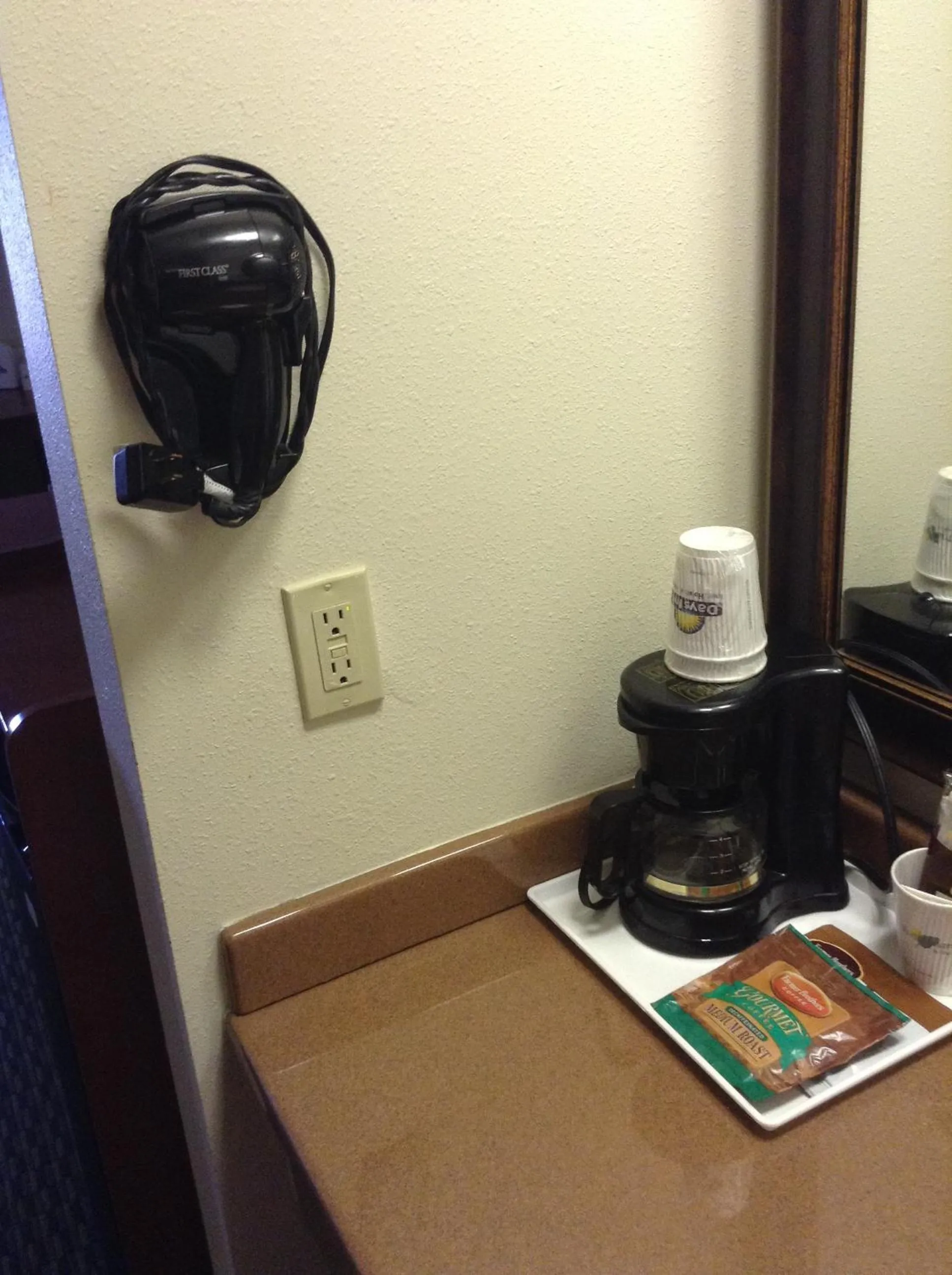 Coffee/tea facilities in Days Inn by Wyndham Carroll