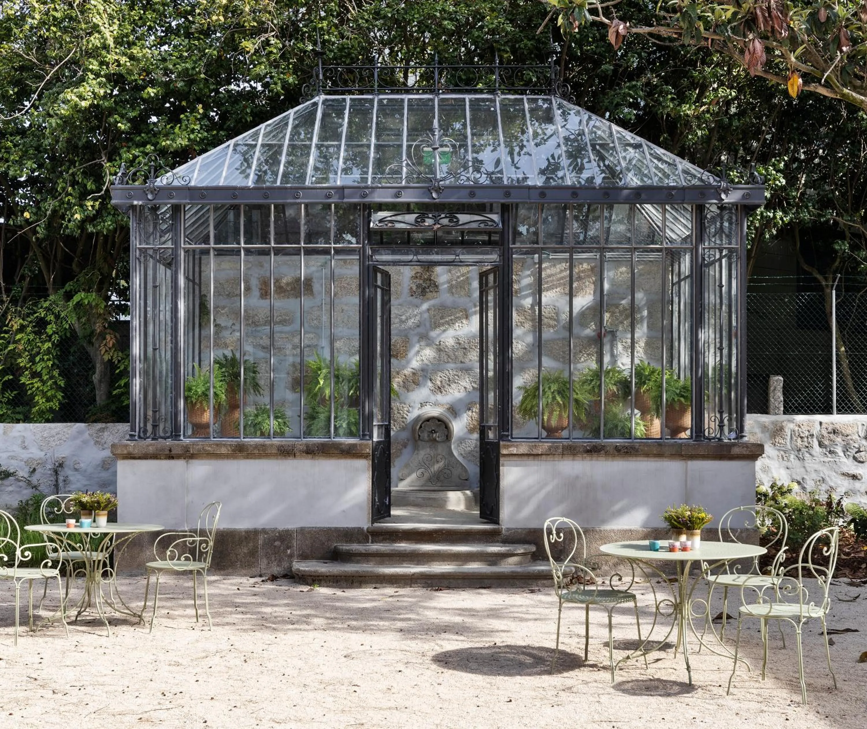 Property building in One Shot Palácio Cedofeita