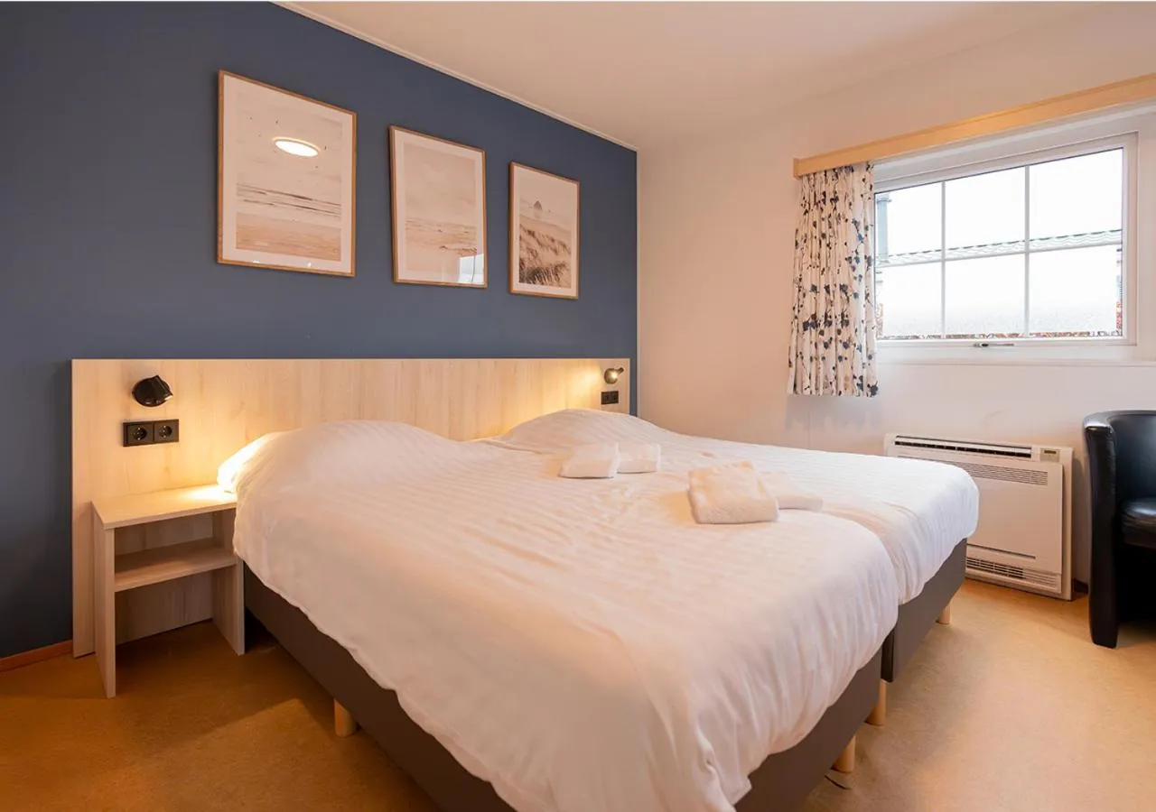 Bedroom, Bed in Chaletparc Krabbenkreek Zeeland - Hotel rooms "Terra Mare"