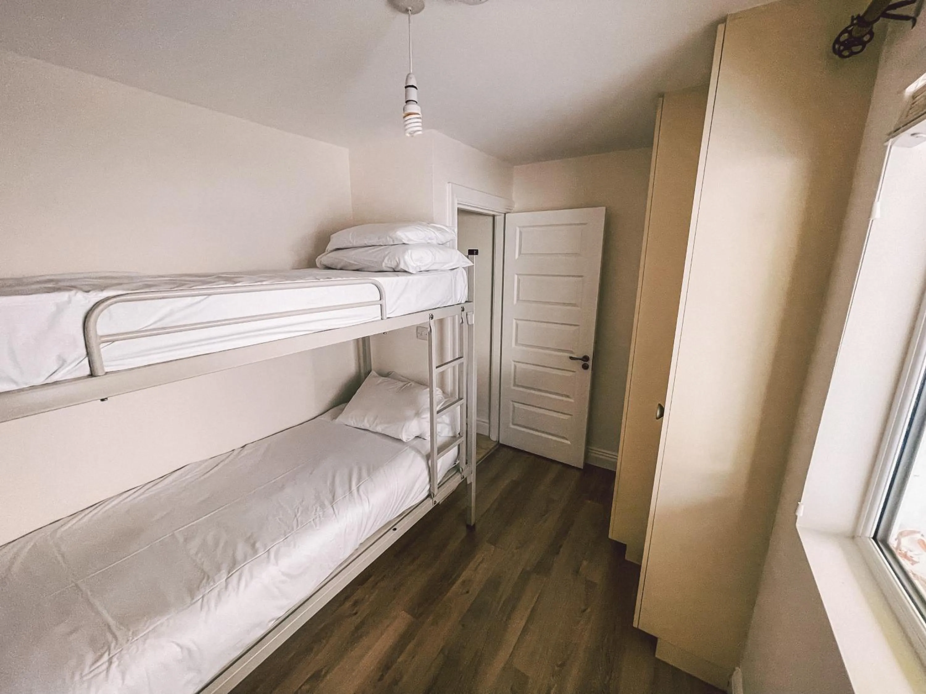 Bedroom, Bed in Broc House Suites