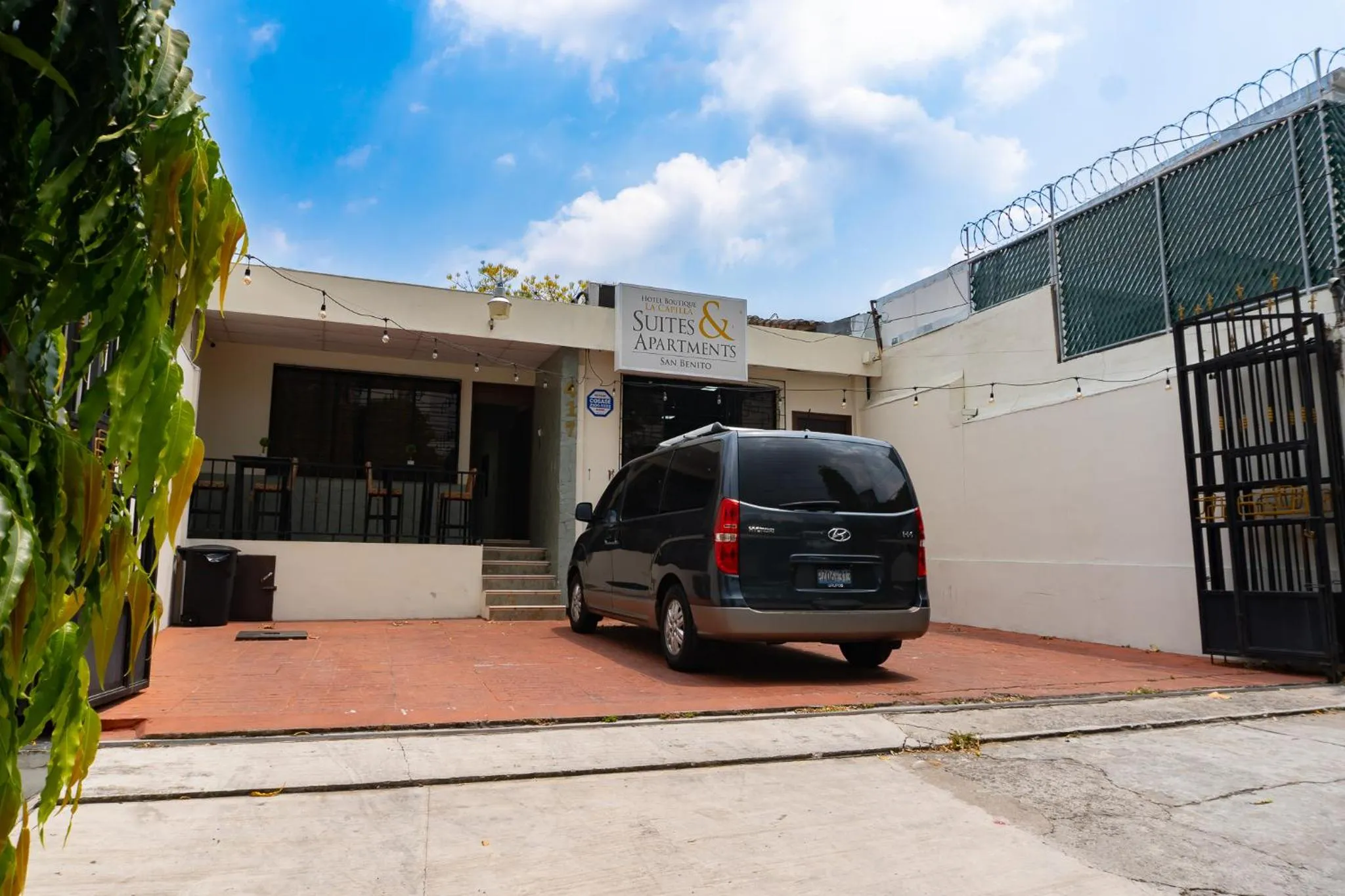 Parking in Hotel La Capilla - Suites & Apartments San Benito