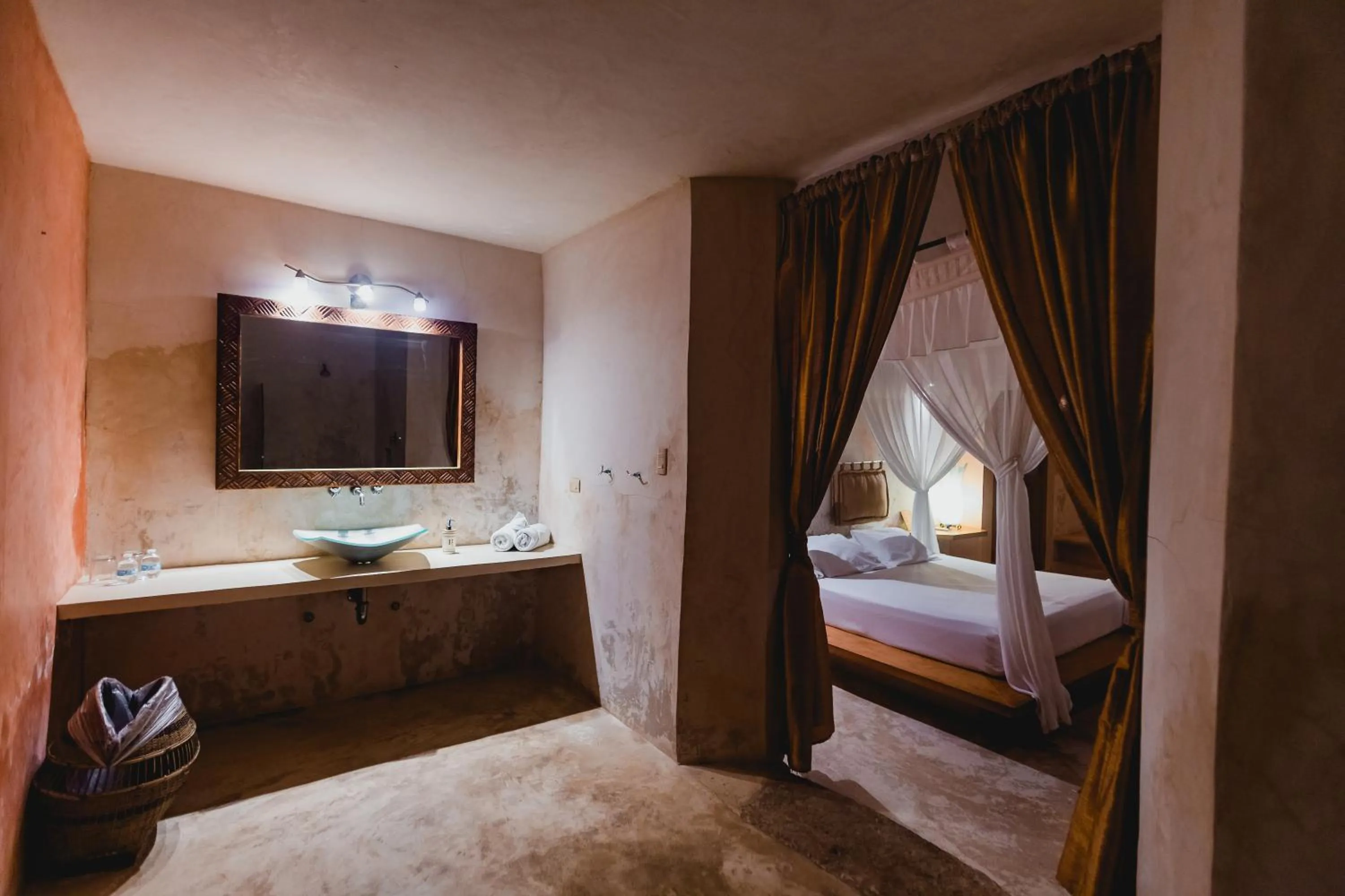 Bathroom, Bed in Hacienda Sacnicte