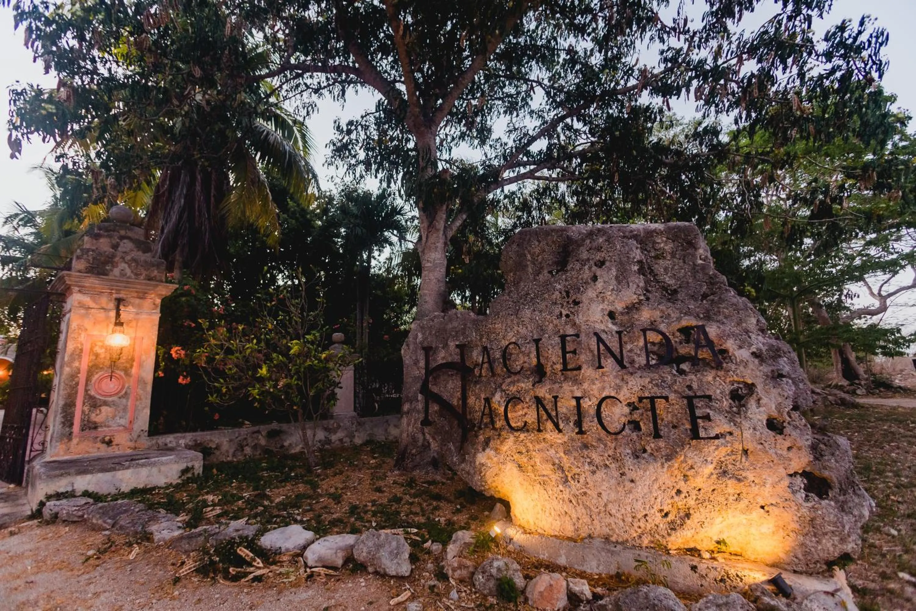 Facade/entrance in Hacienda Sacnicte