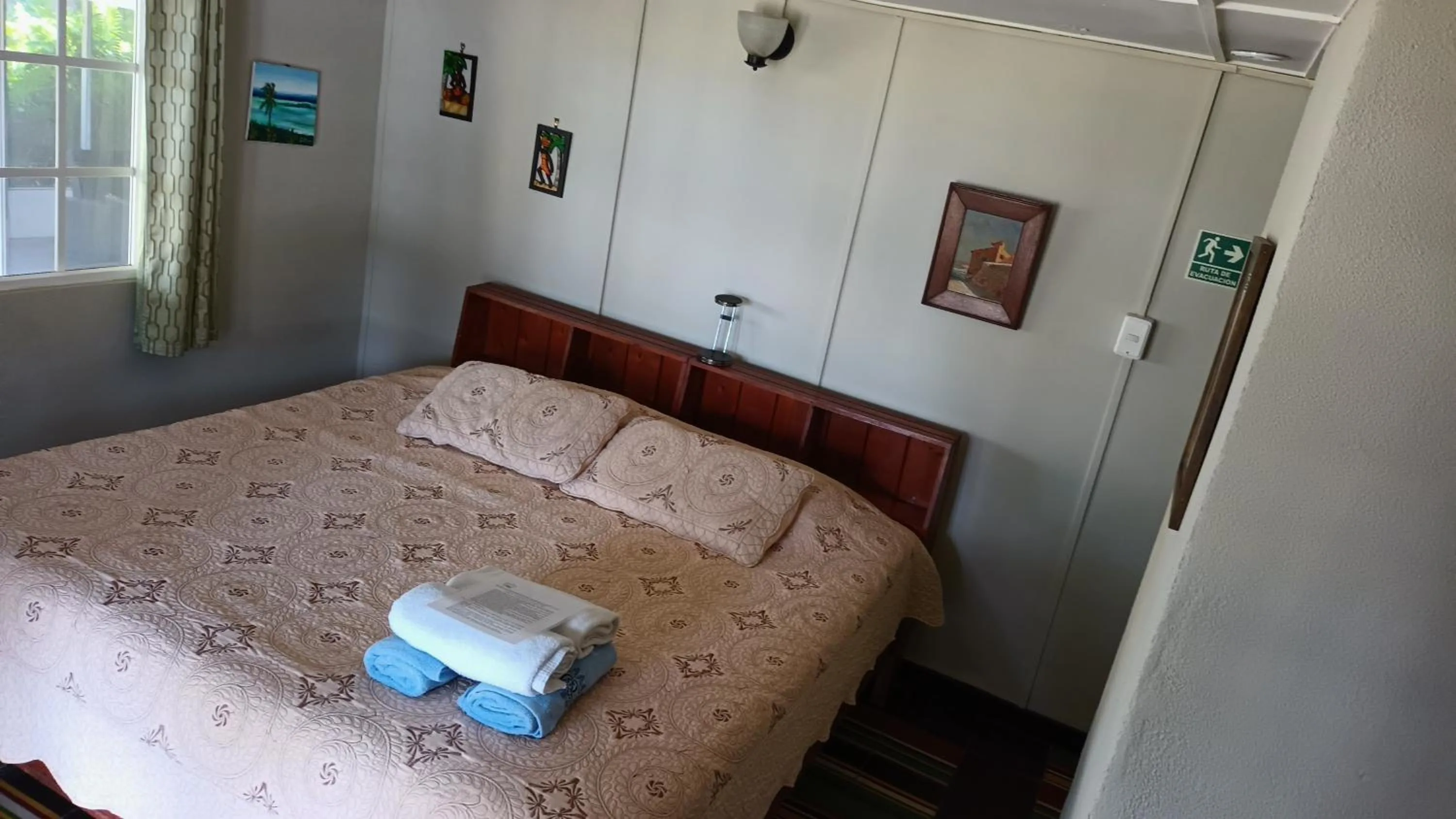 Photo of the whole room, Bed in Capi´s Place