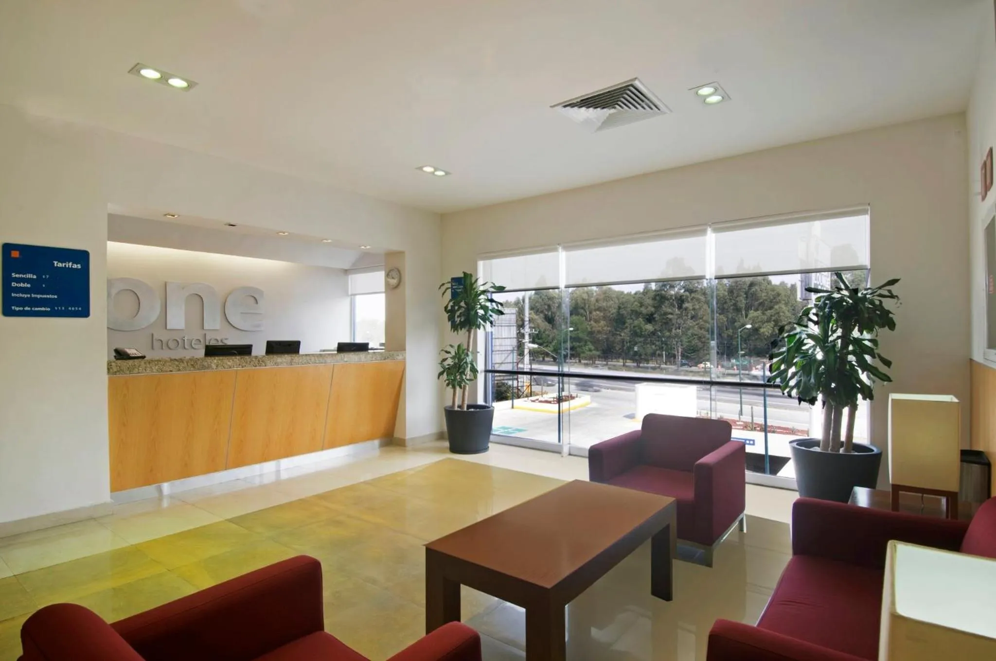 Lobby or reception in One Puebla FINSA