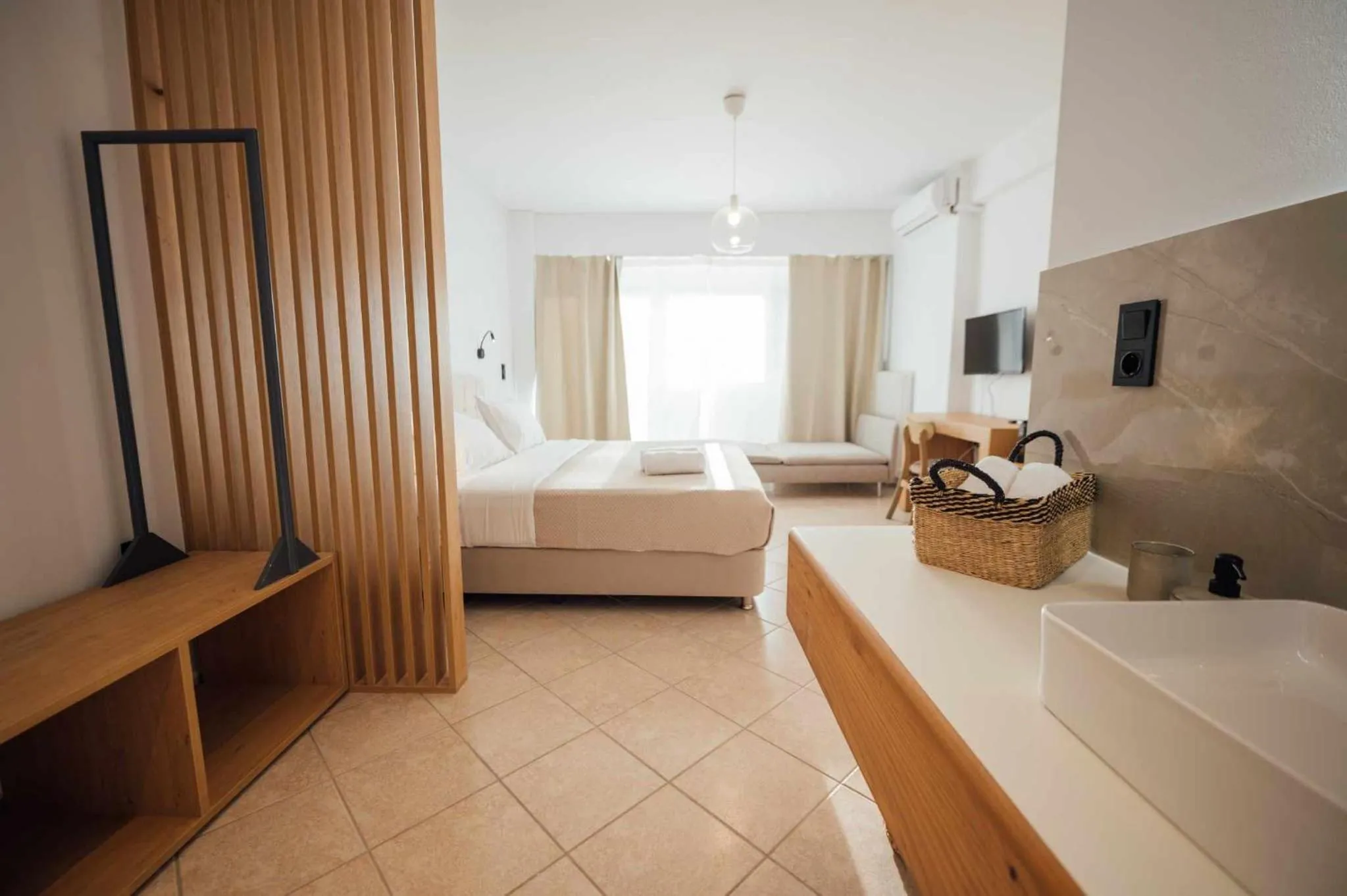 Photo of the whole room, Bed in Thirsty Dog Urban Port Studios