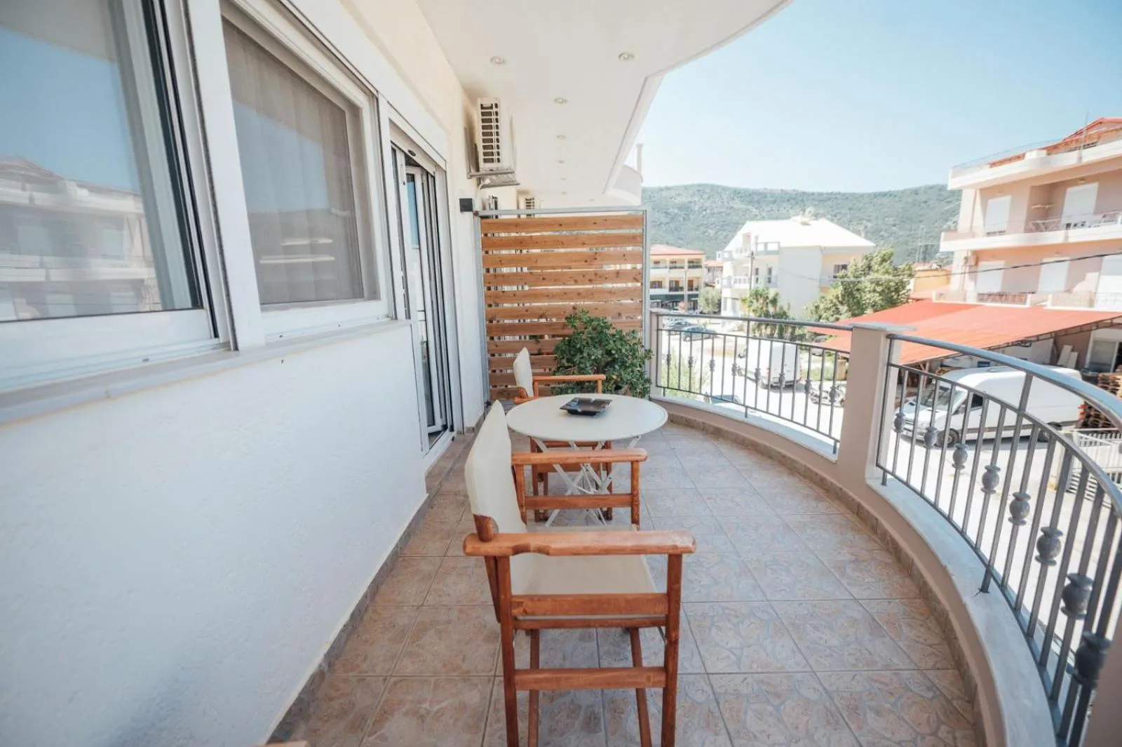Balcony/Terrace in Thirsty Dog Urban Port Studios