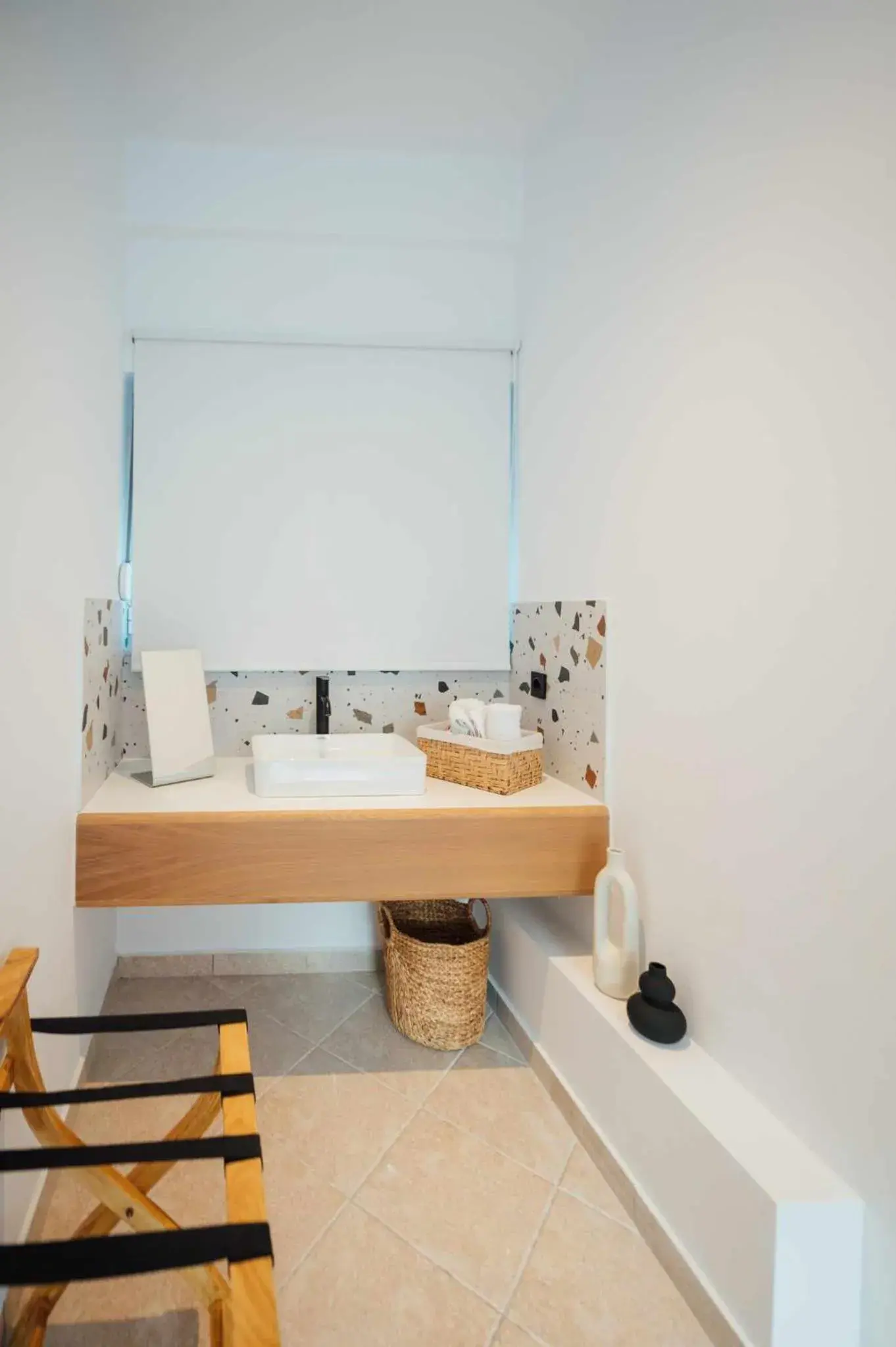 Studio in Thirsty Dog Urban Port Studios Studio in Thirsty Dog Urban Port Studios