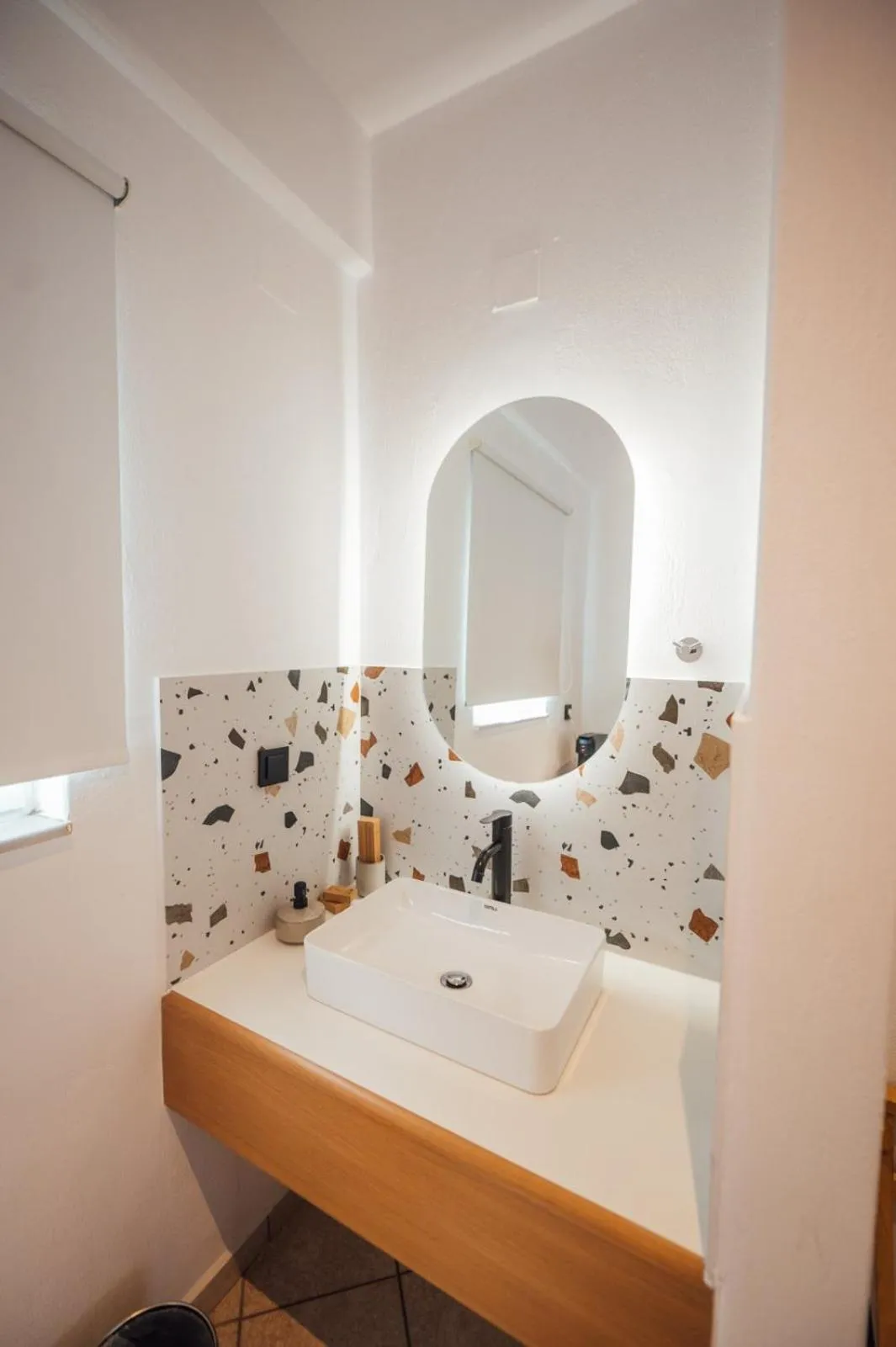 Bathroom, Bed in Thirsty Dog Urban Port Studios