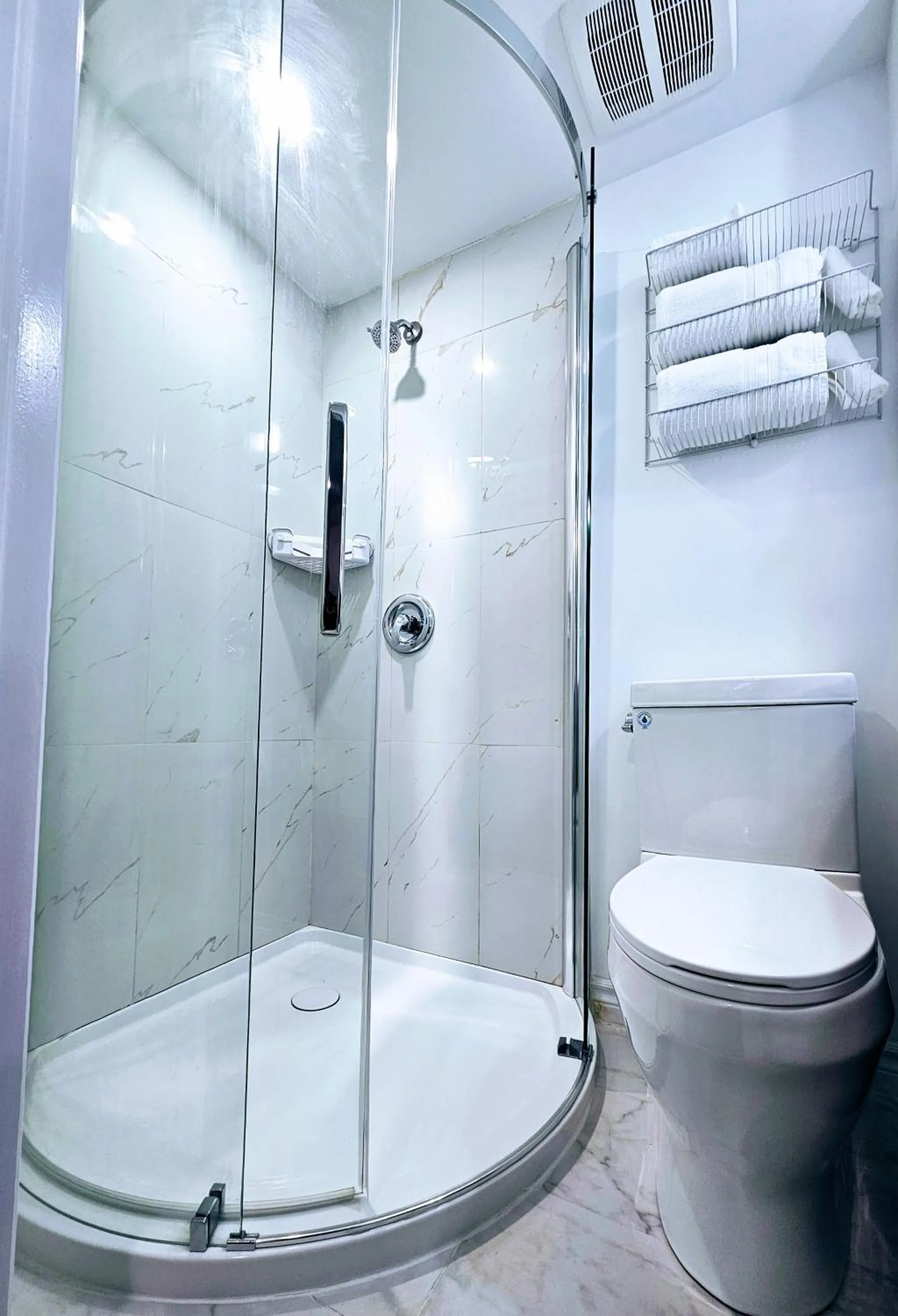 Bathroom in Sunflower Guest Suites