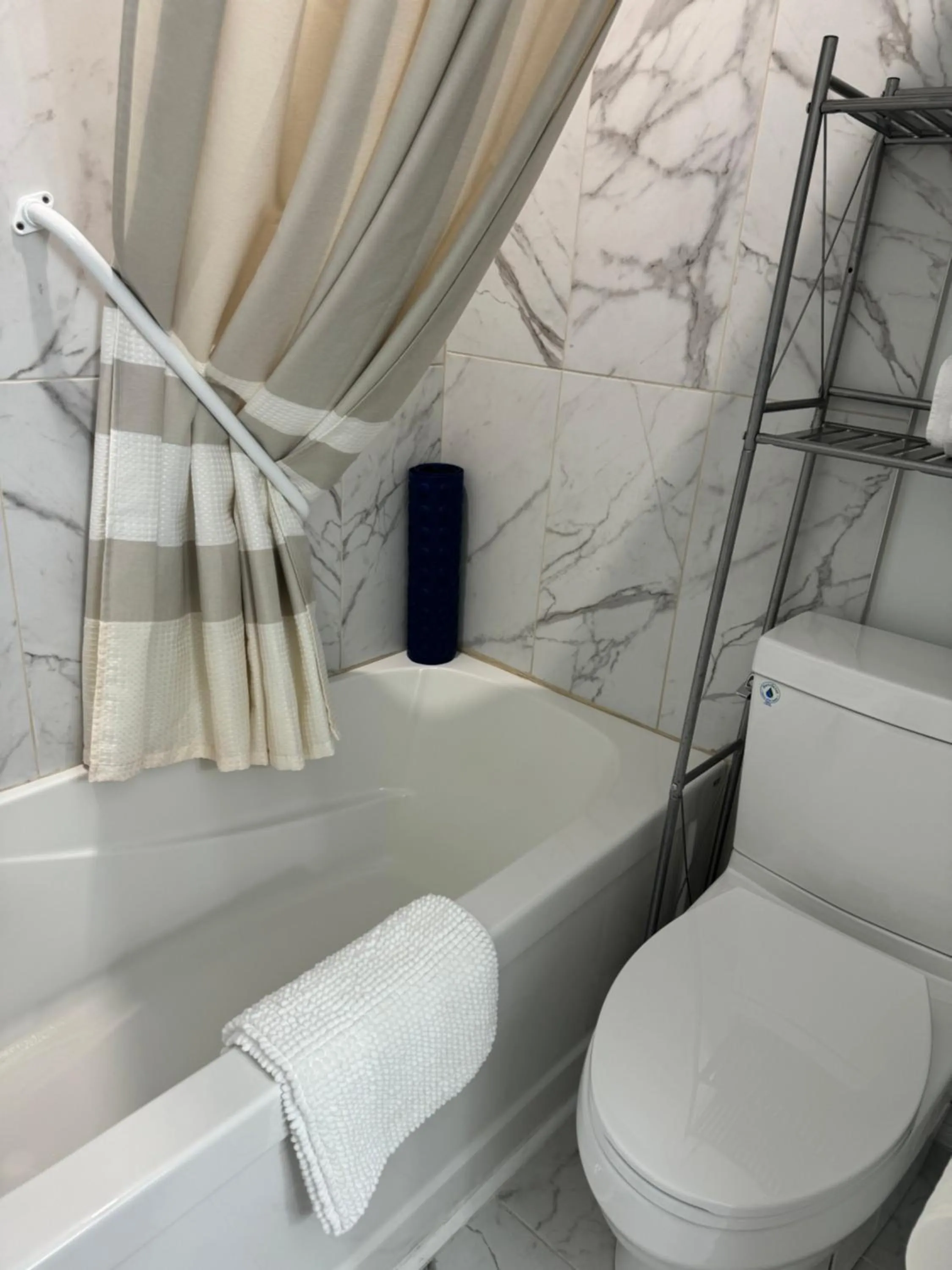 Bathroom in Sunflower Guest Suites