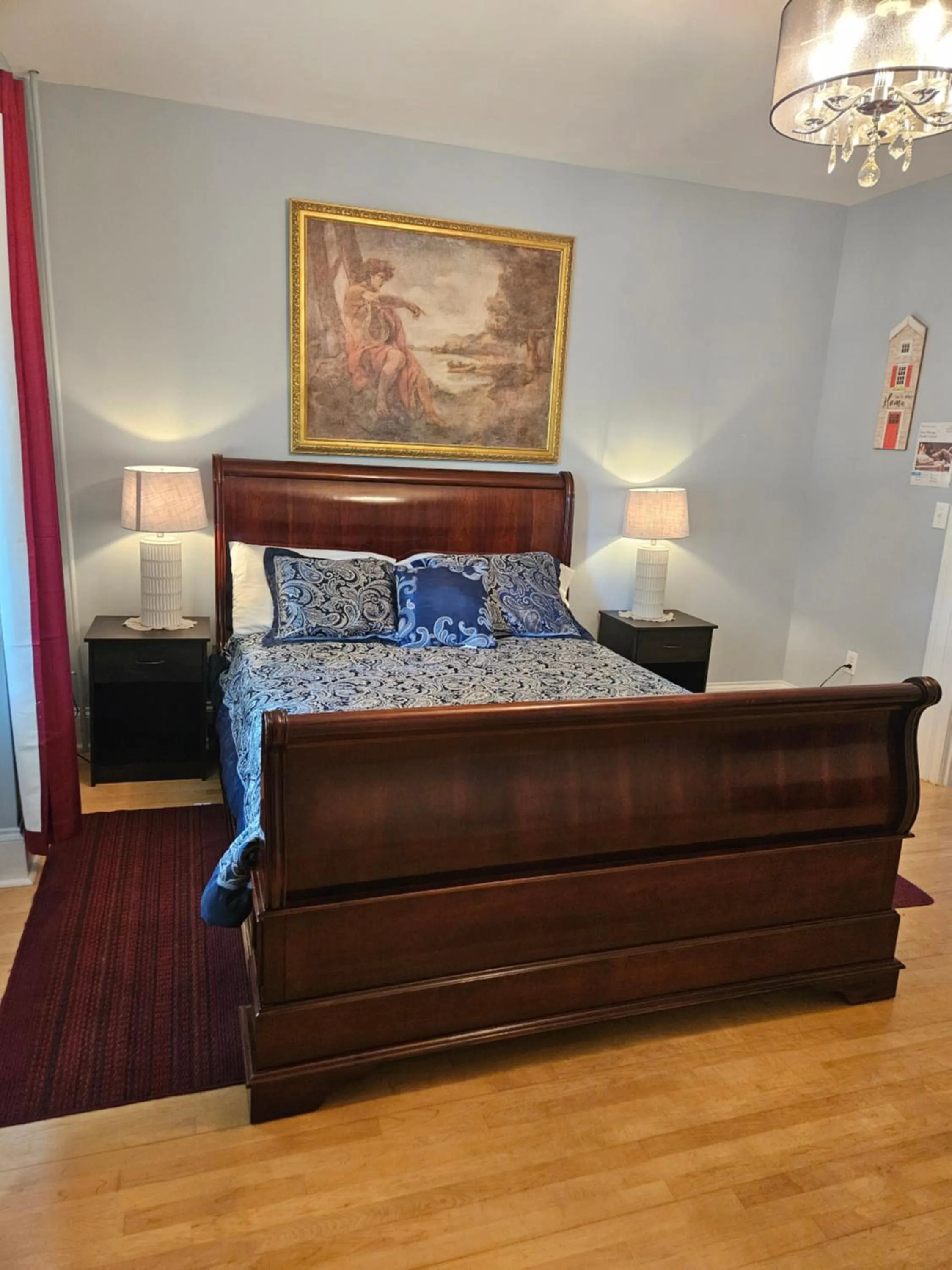 Bed in Sunflower Guest Suites