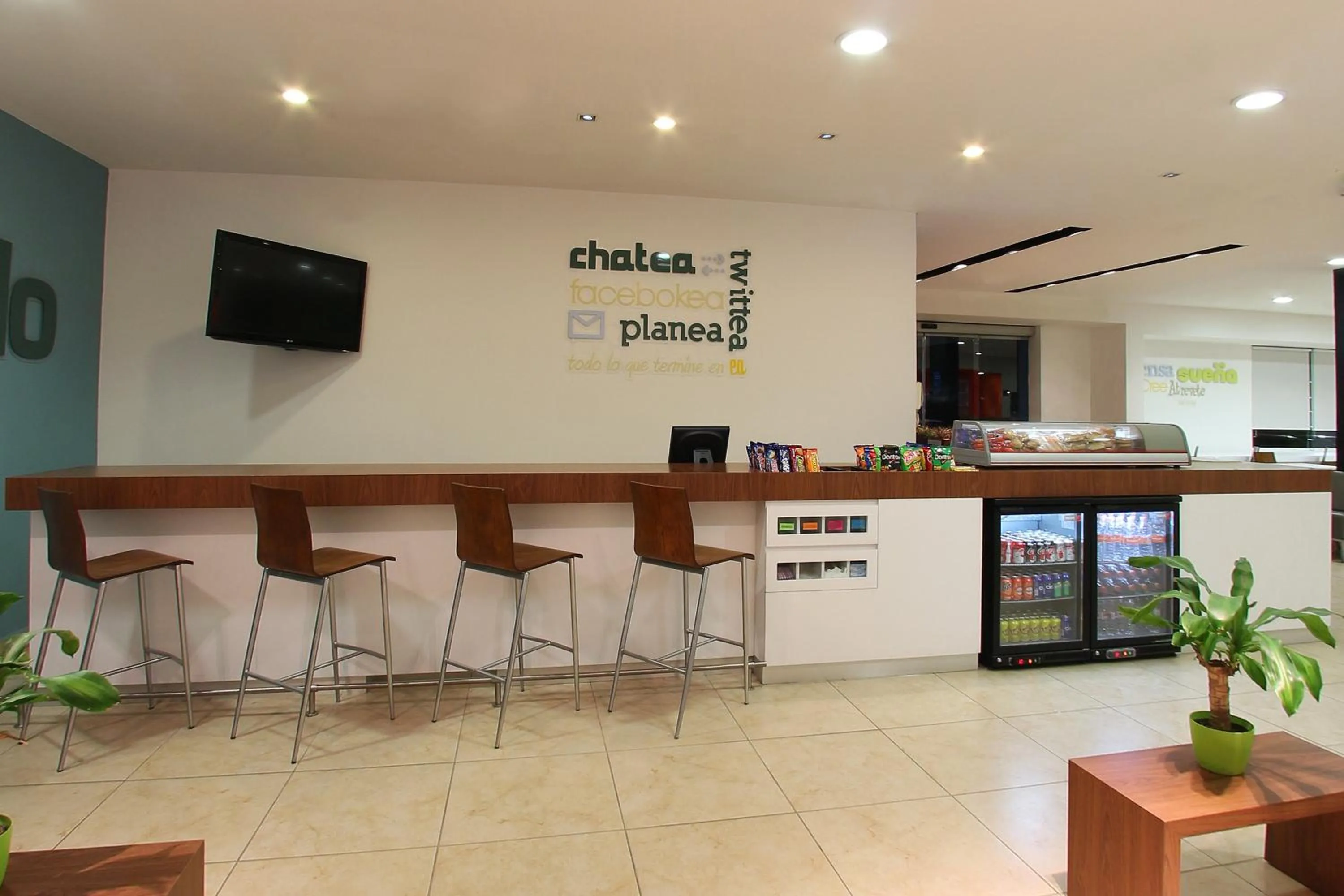 Restaurant/places to eat in One Queretaro Aeropuerto