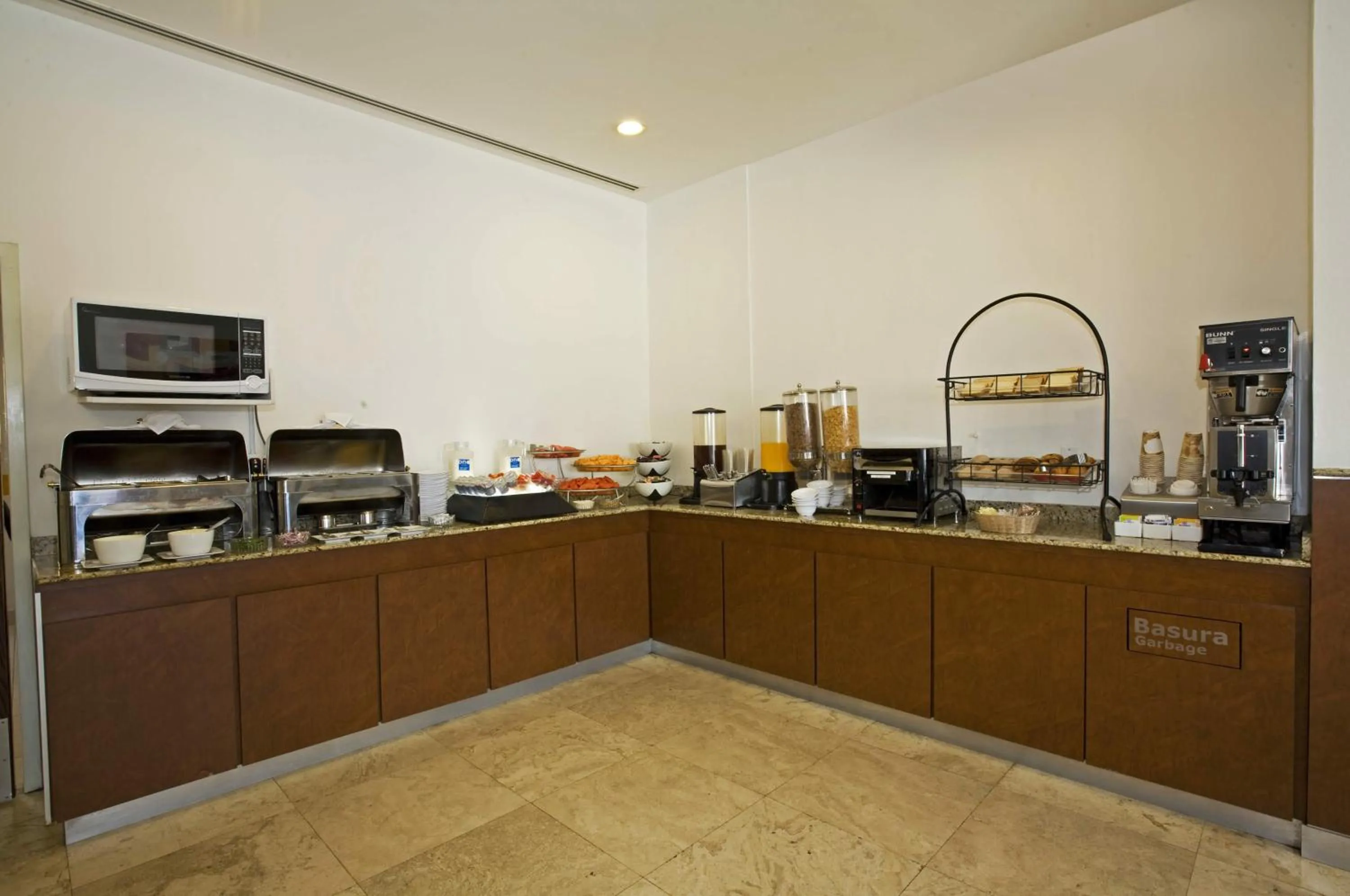 Restaurant/places to eat in One Queretaro Plaza Galerias